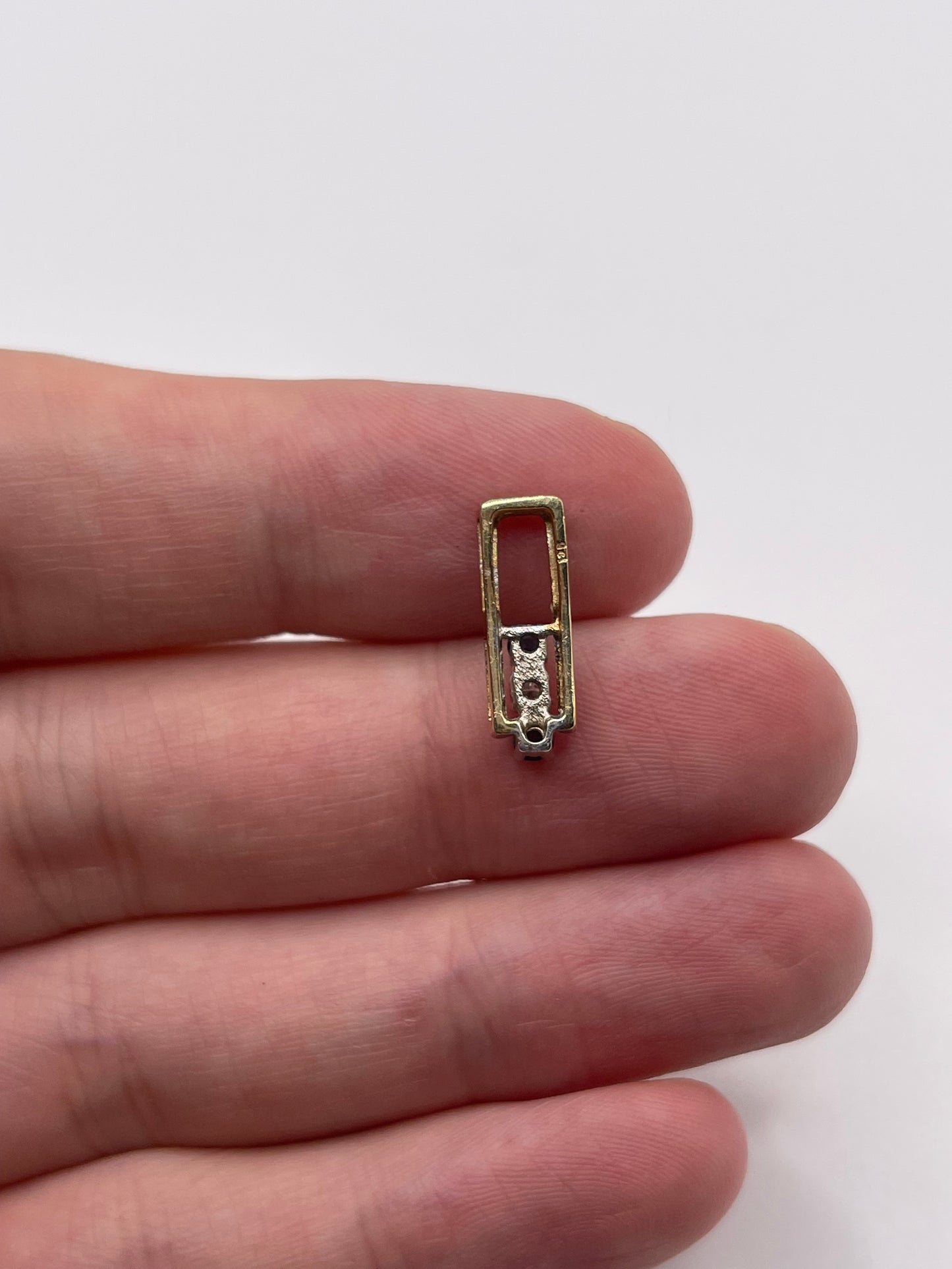 9ct gold sapphire and diamond pendant