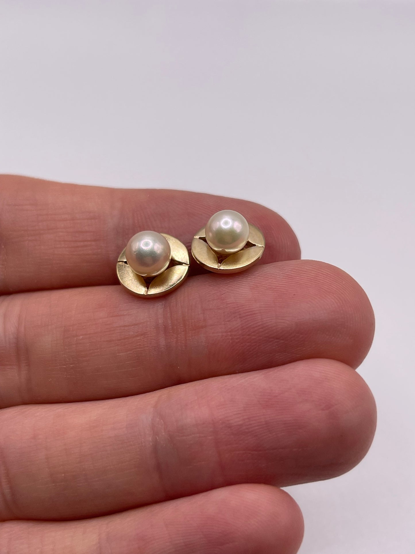 9ct gold pearl earrings