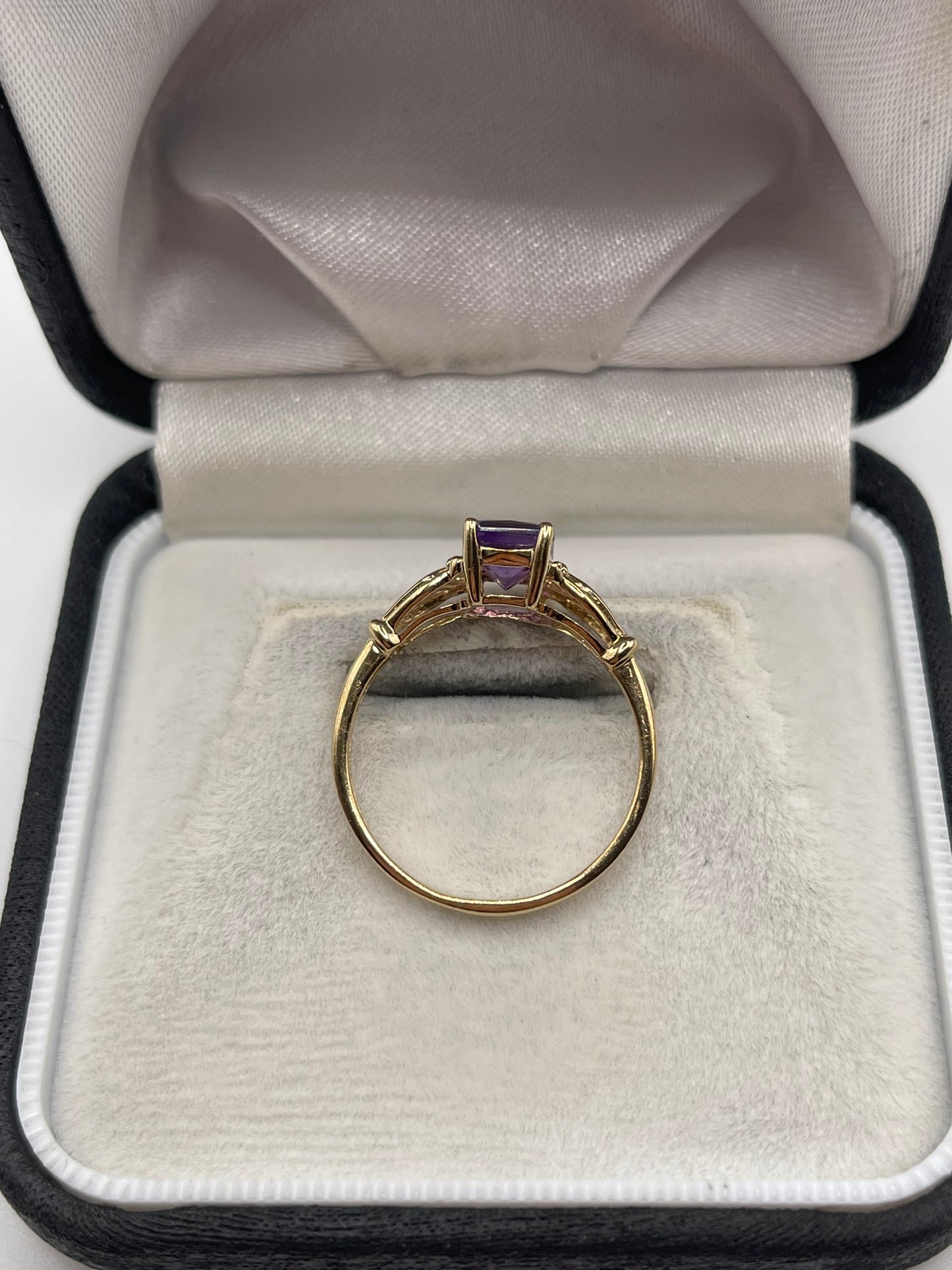 9ct gold amethyst ring