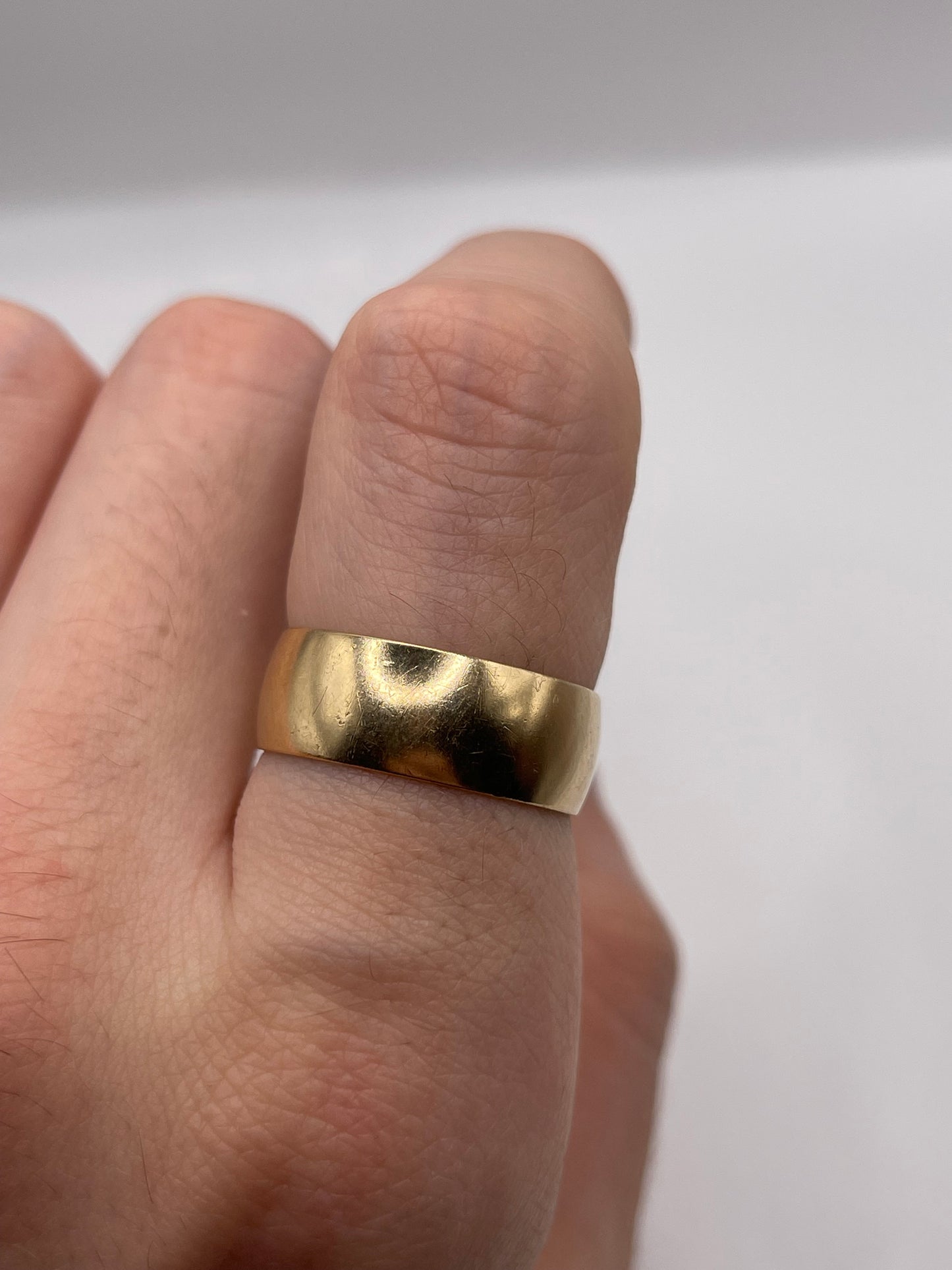 9ct gold band