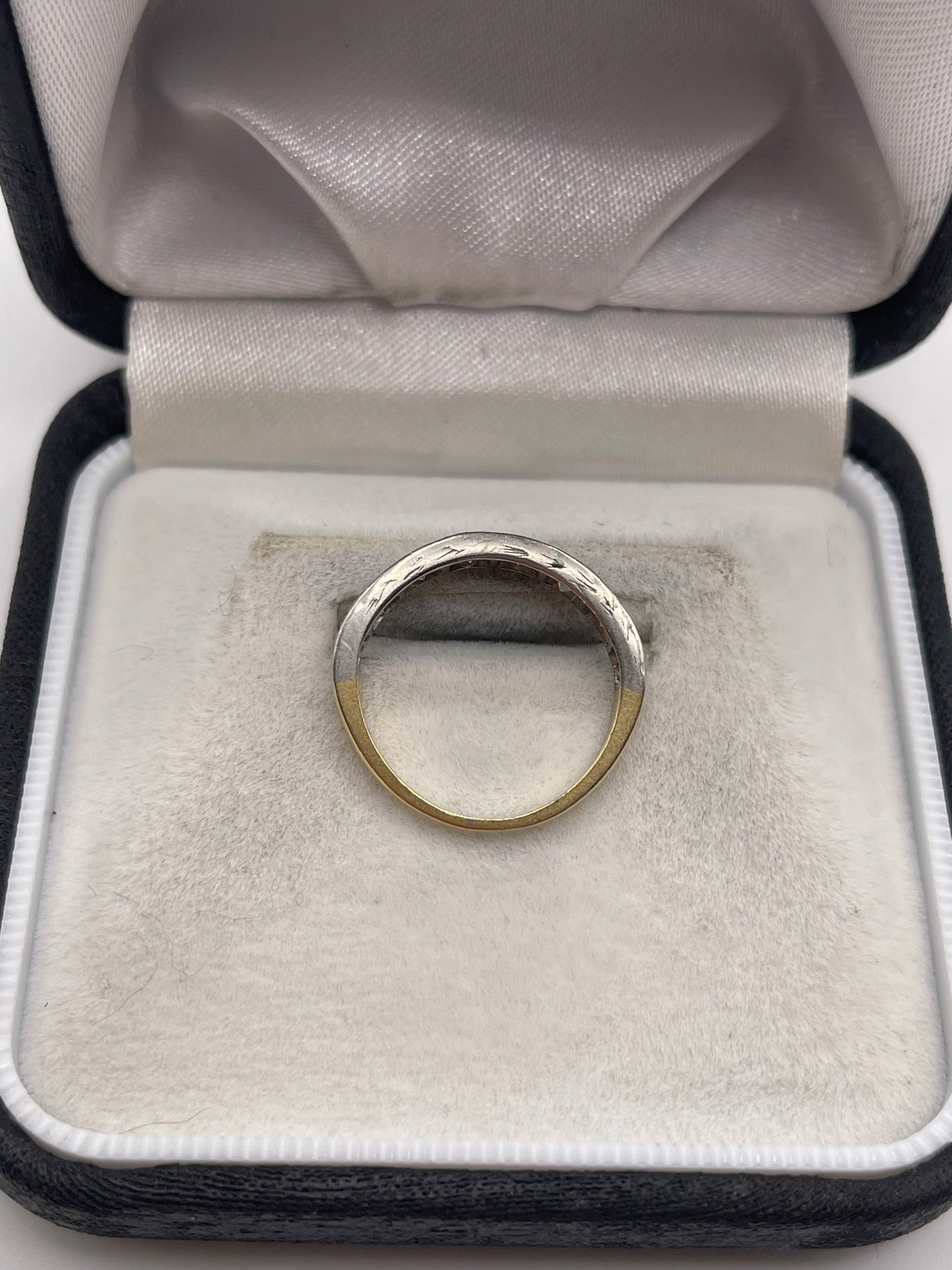 18ct gold diamond ring