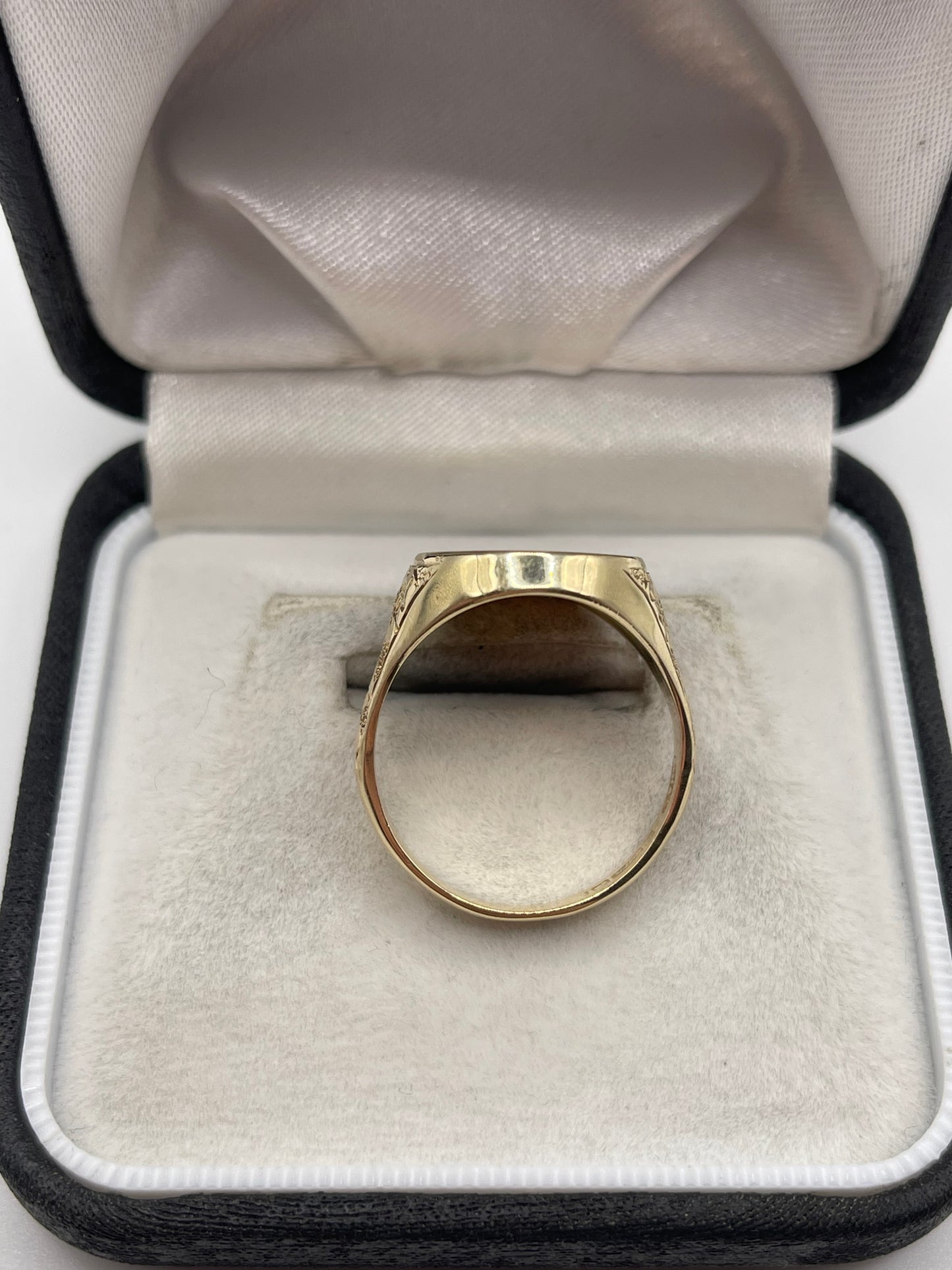 9ct gold signet ring