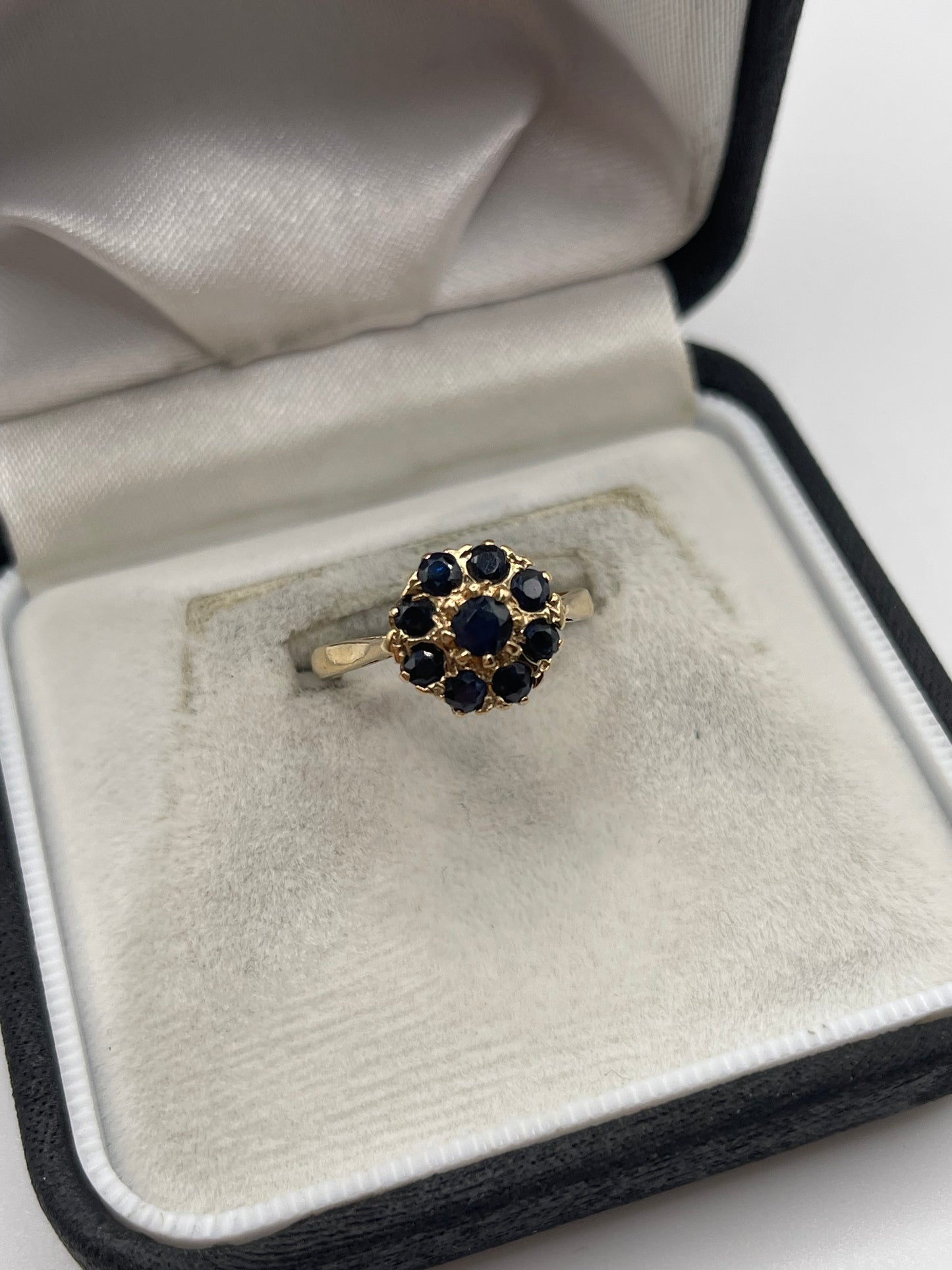 9ct gold sapphire cluster ring