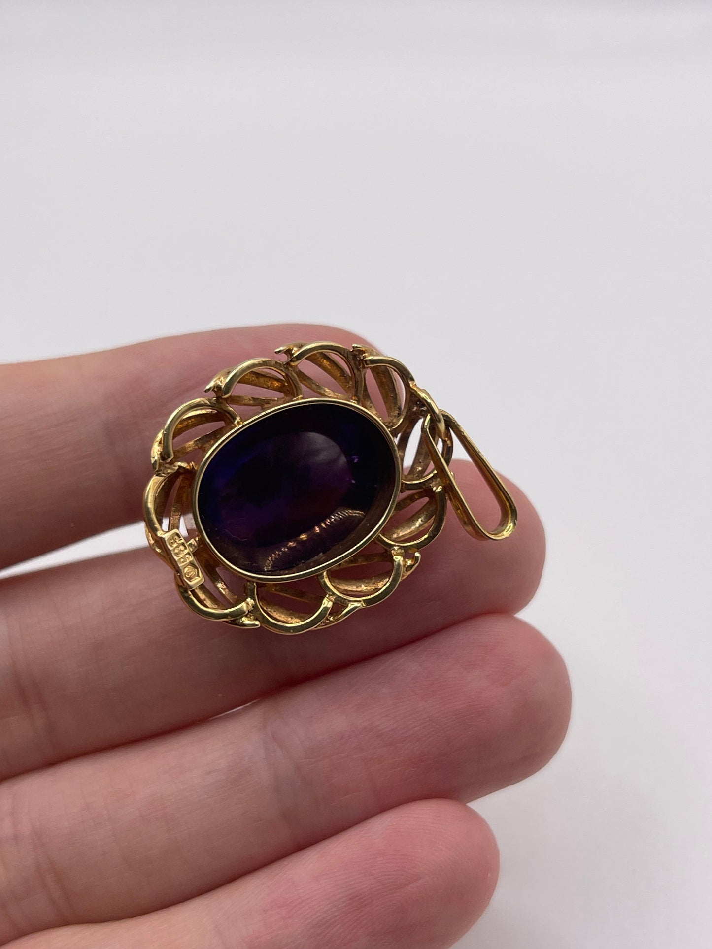 14ct gold cabochon amethyst pendant