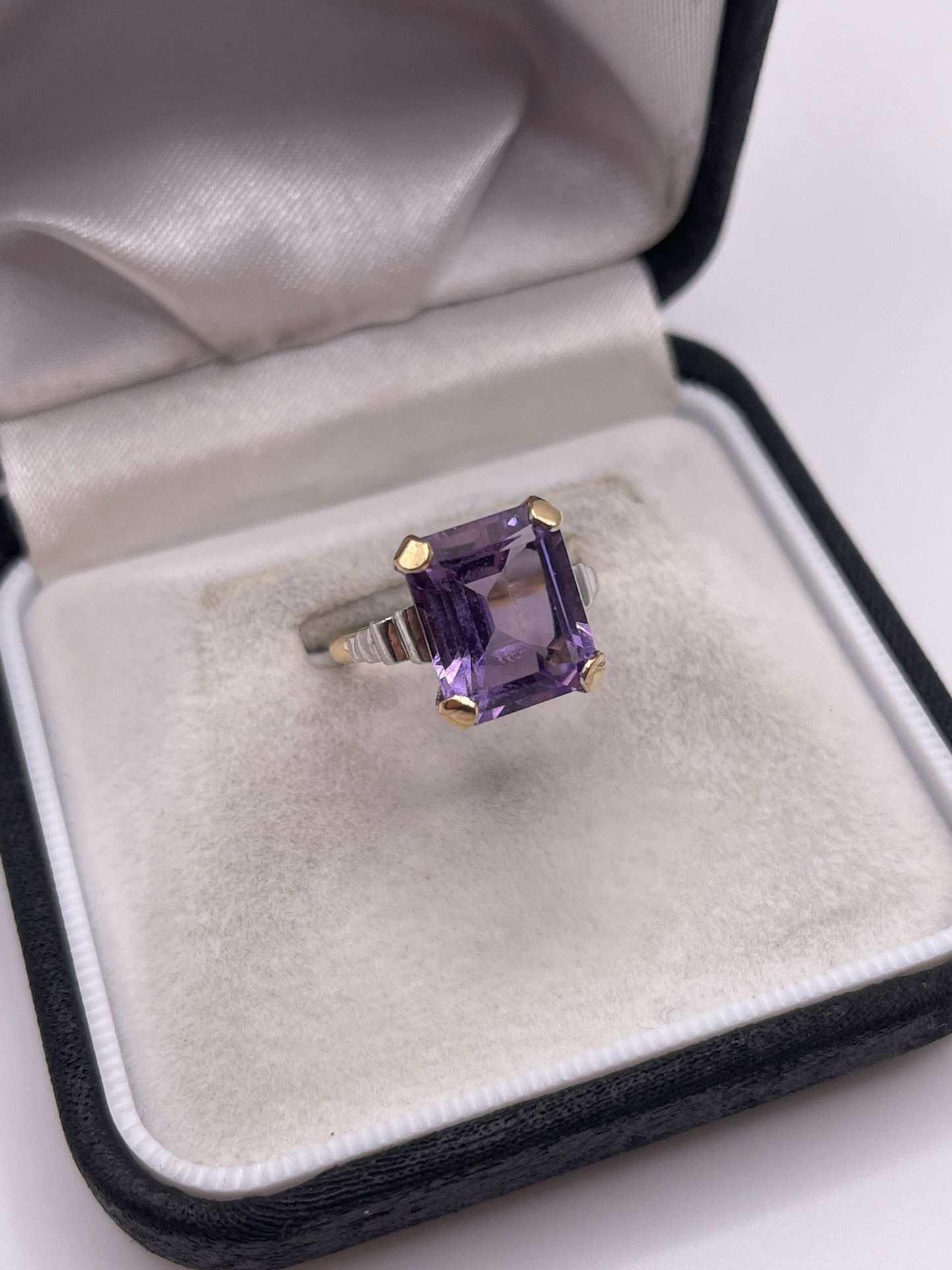 9ct gold amethyst ring