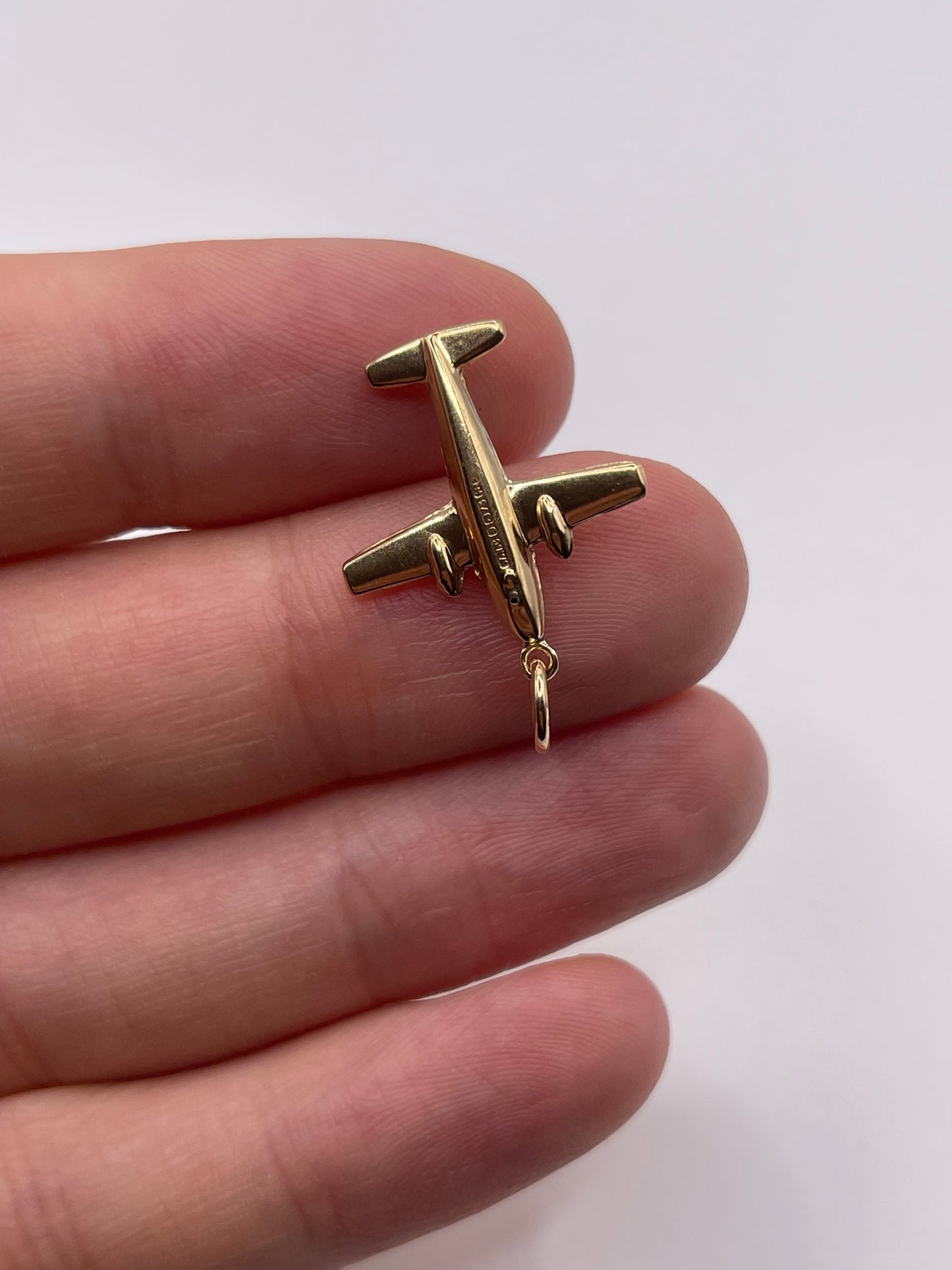 9ct gold aeroplane charm