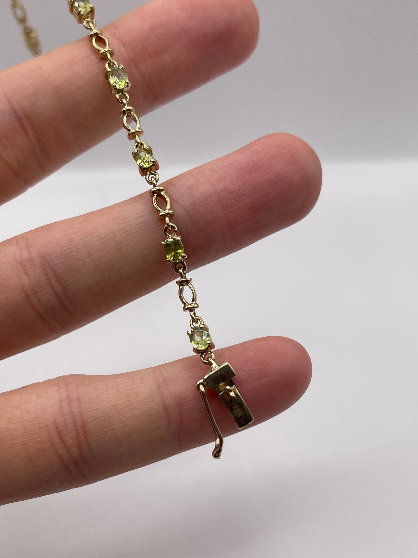 9ct gold peridot bracelet