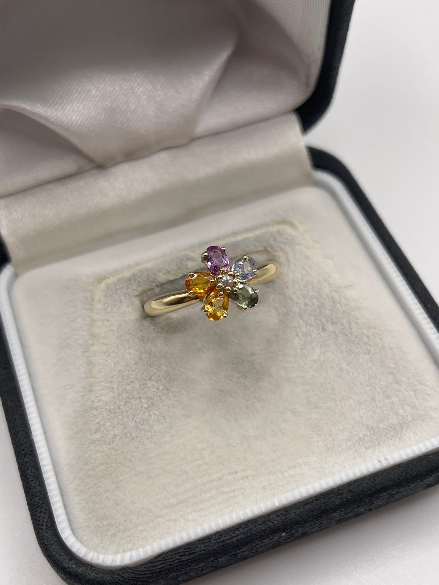 9ct gold sapphire and diamond ring