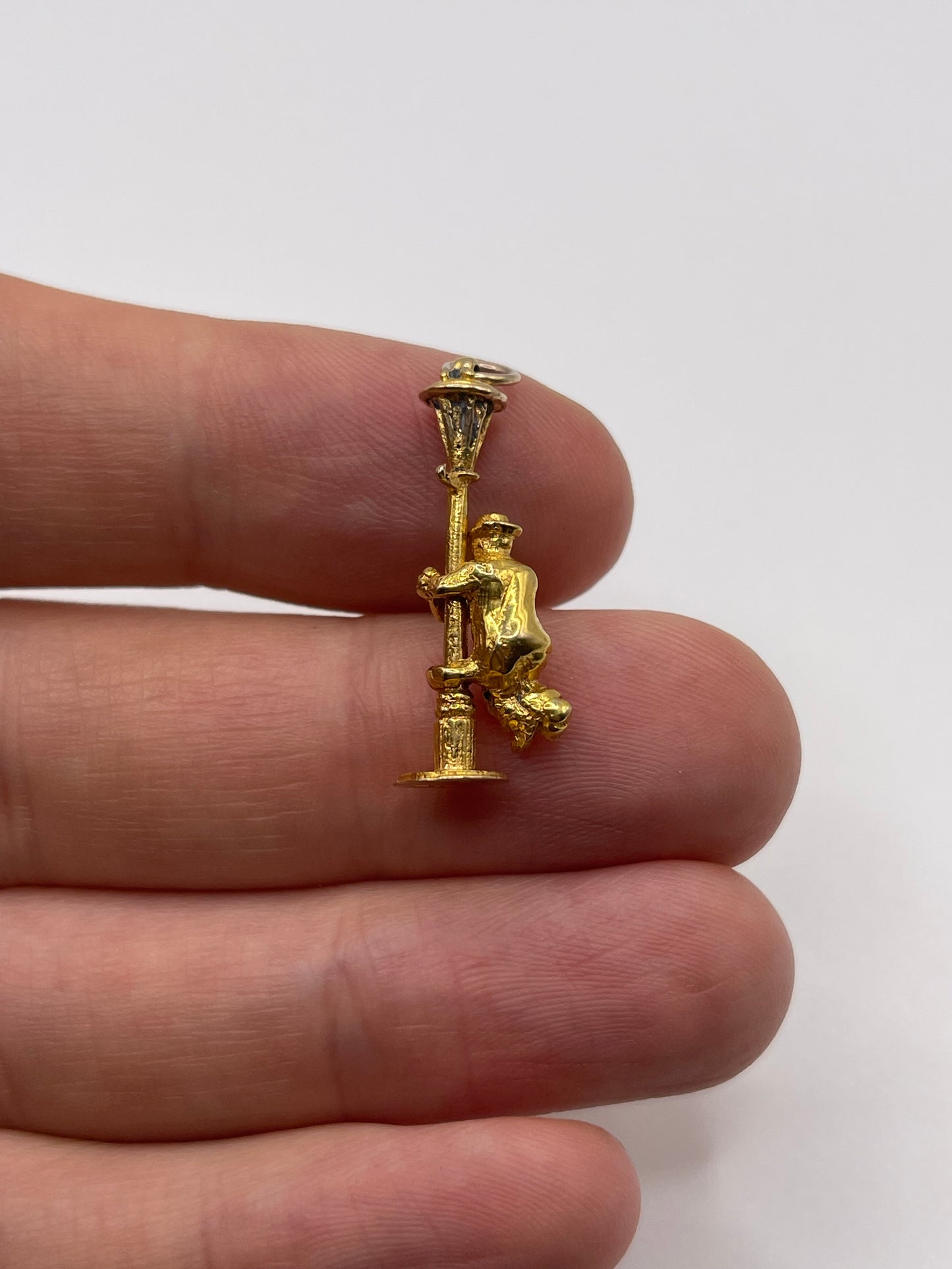 9ct gold drunken man pendant