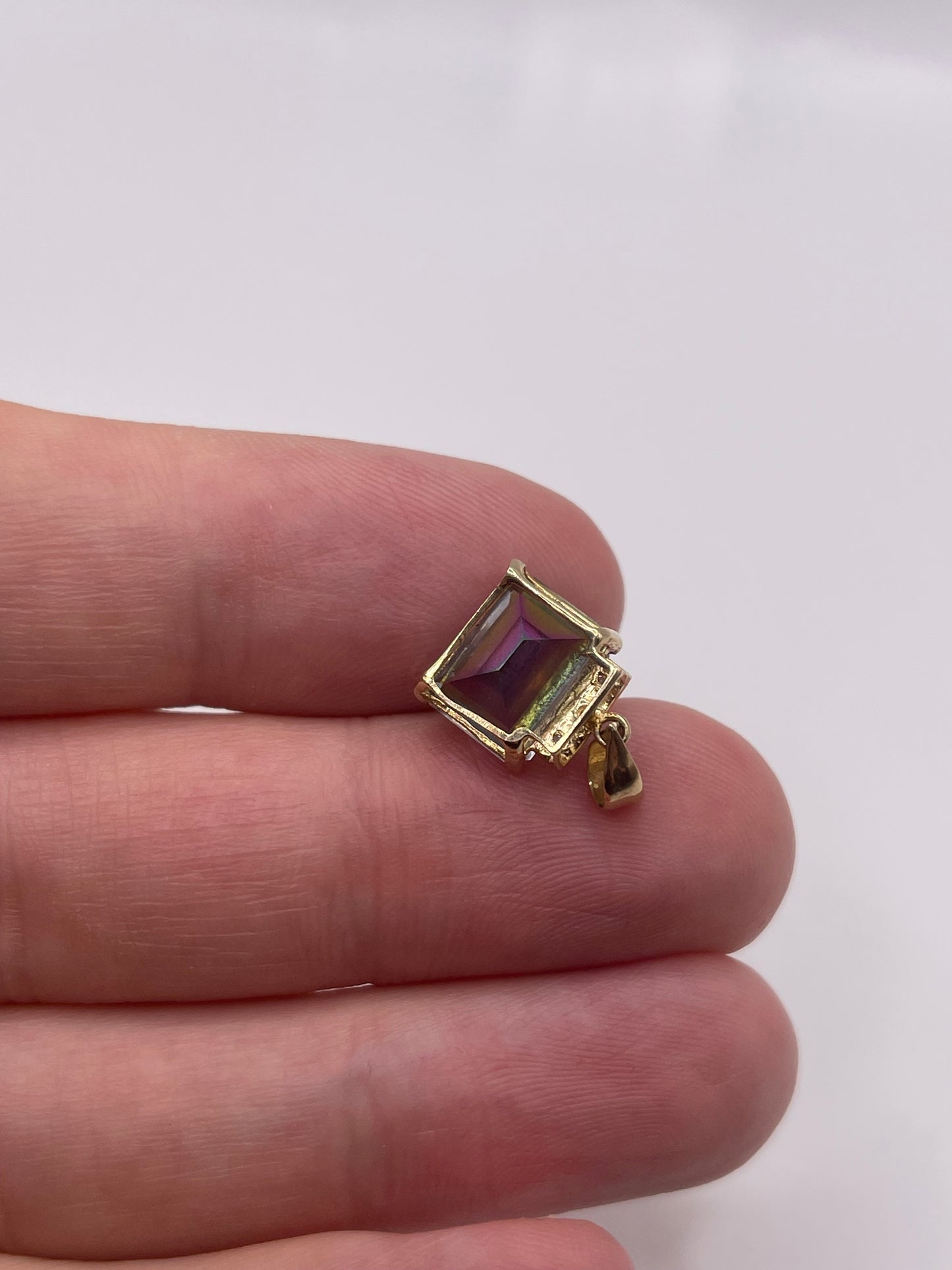 9ct gold mystic topaz pendant