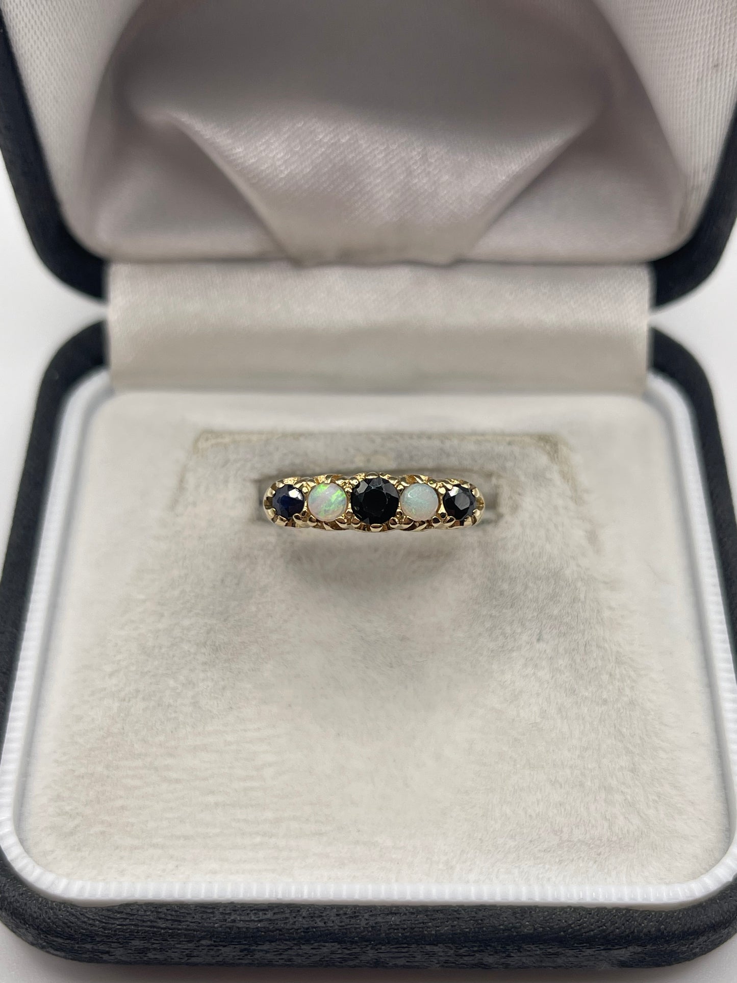 9ct gold sapphire and opal ring