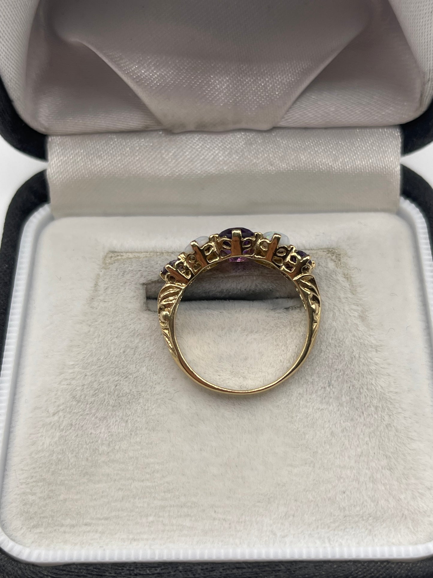 9ct gold amethyst and opal ring