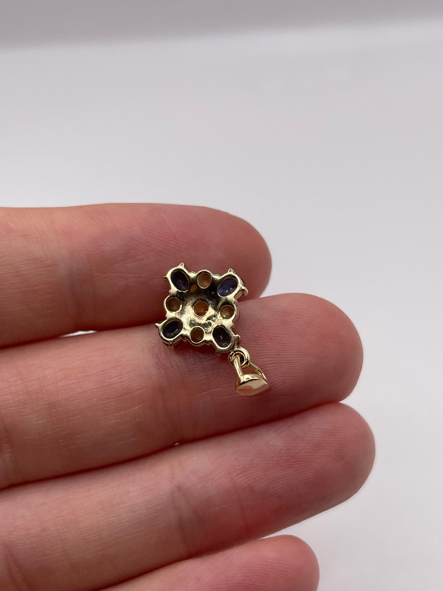 9ct gold multi coloured sapphire pendant