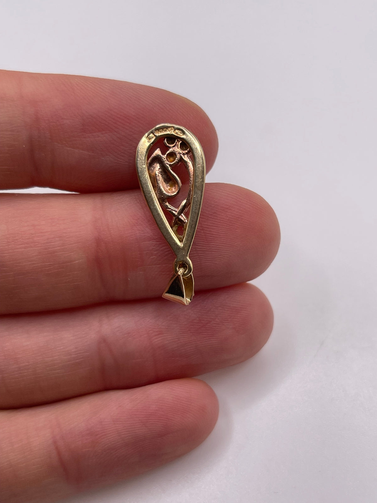 Clogau 9ct gold pendant