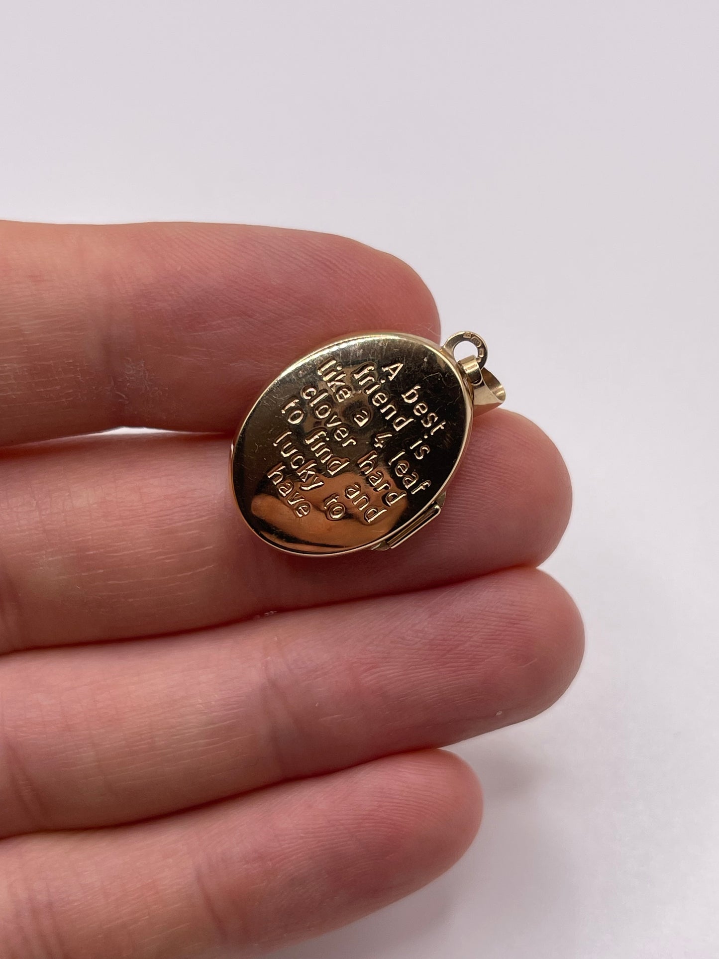 9ct gold locket pendant