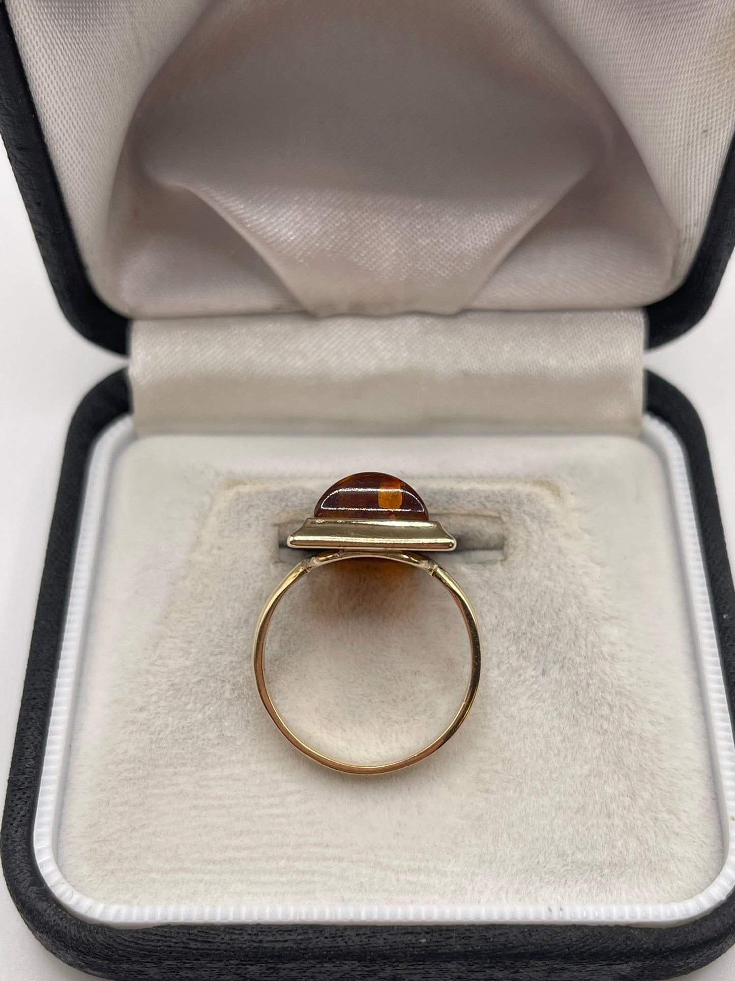 9ct gold amber ring