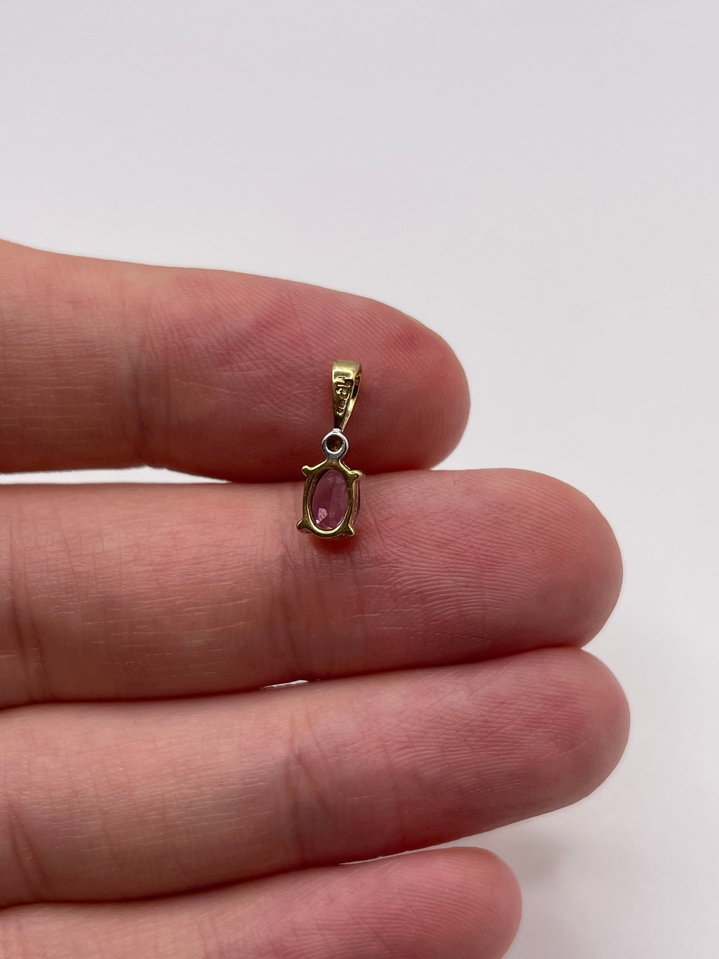 9ct gold amethyst and diamond pendant