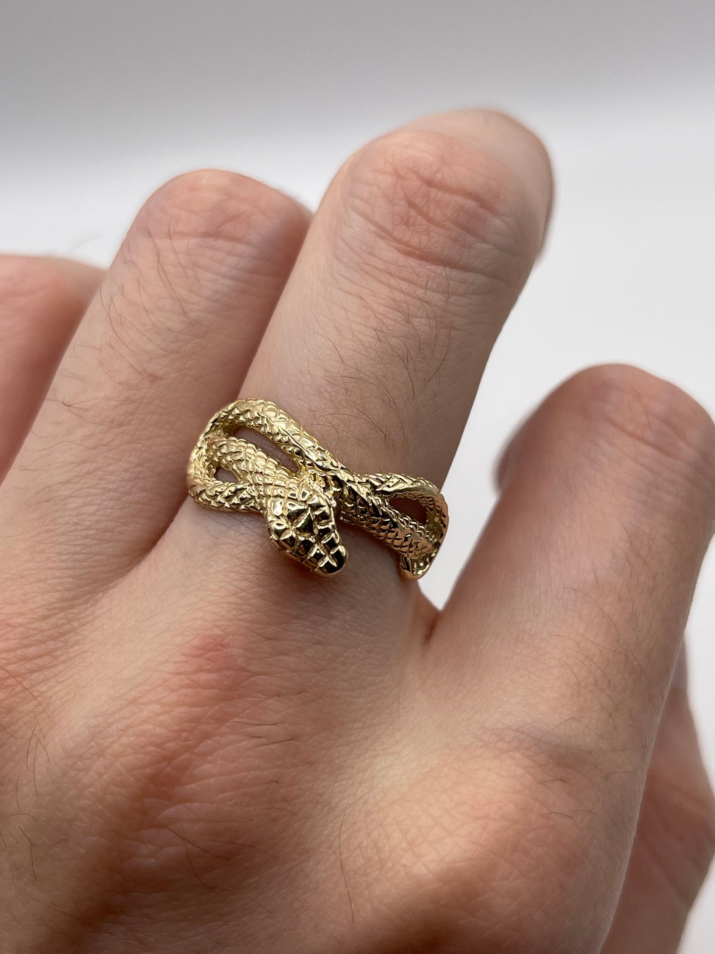 9ct gold snake ring