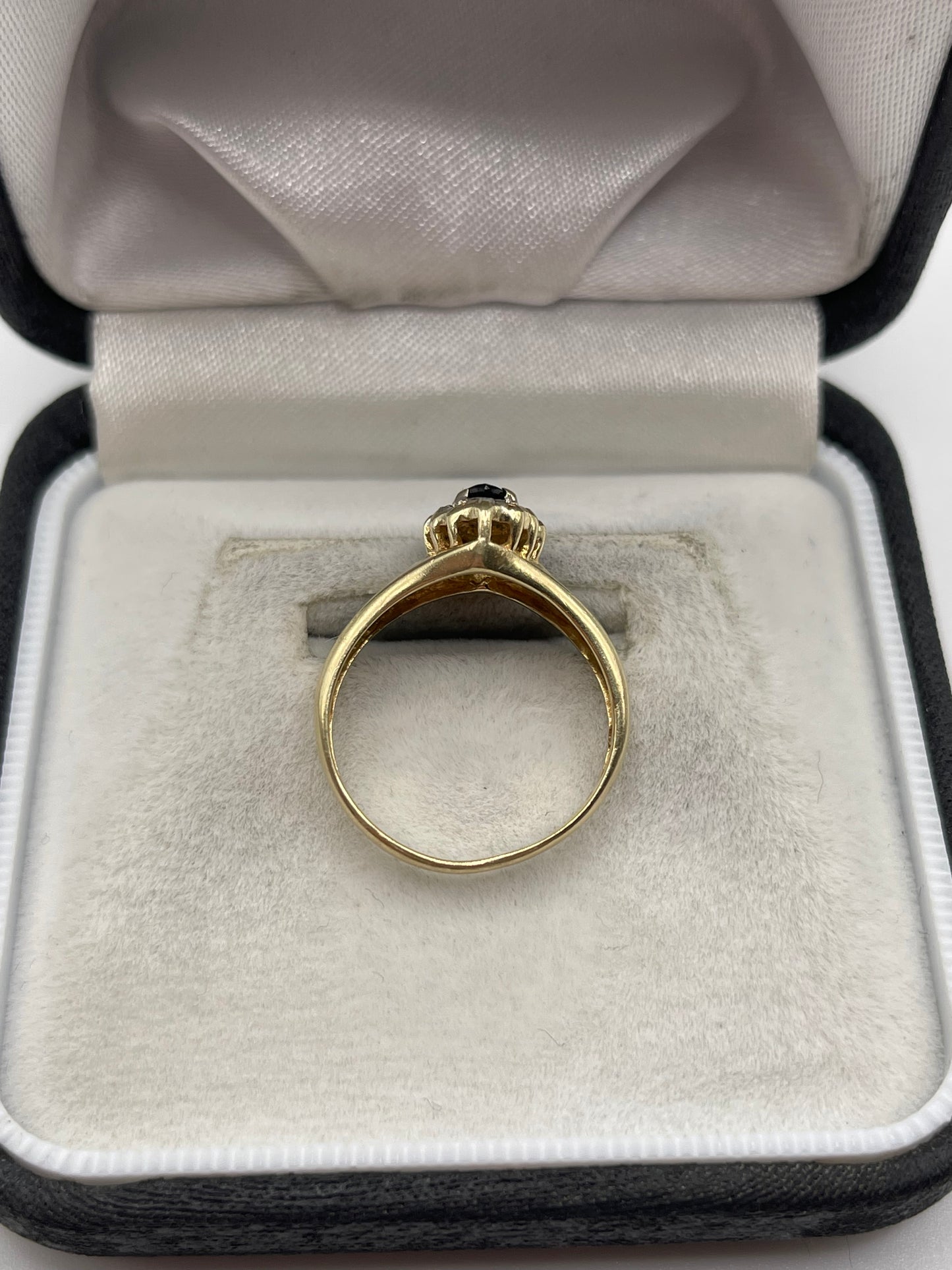 9ct gold sapphire and diamond ring