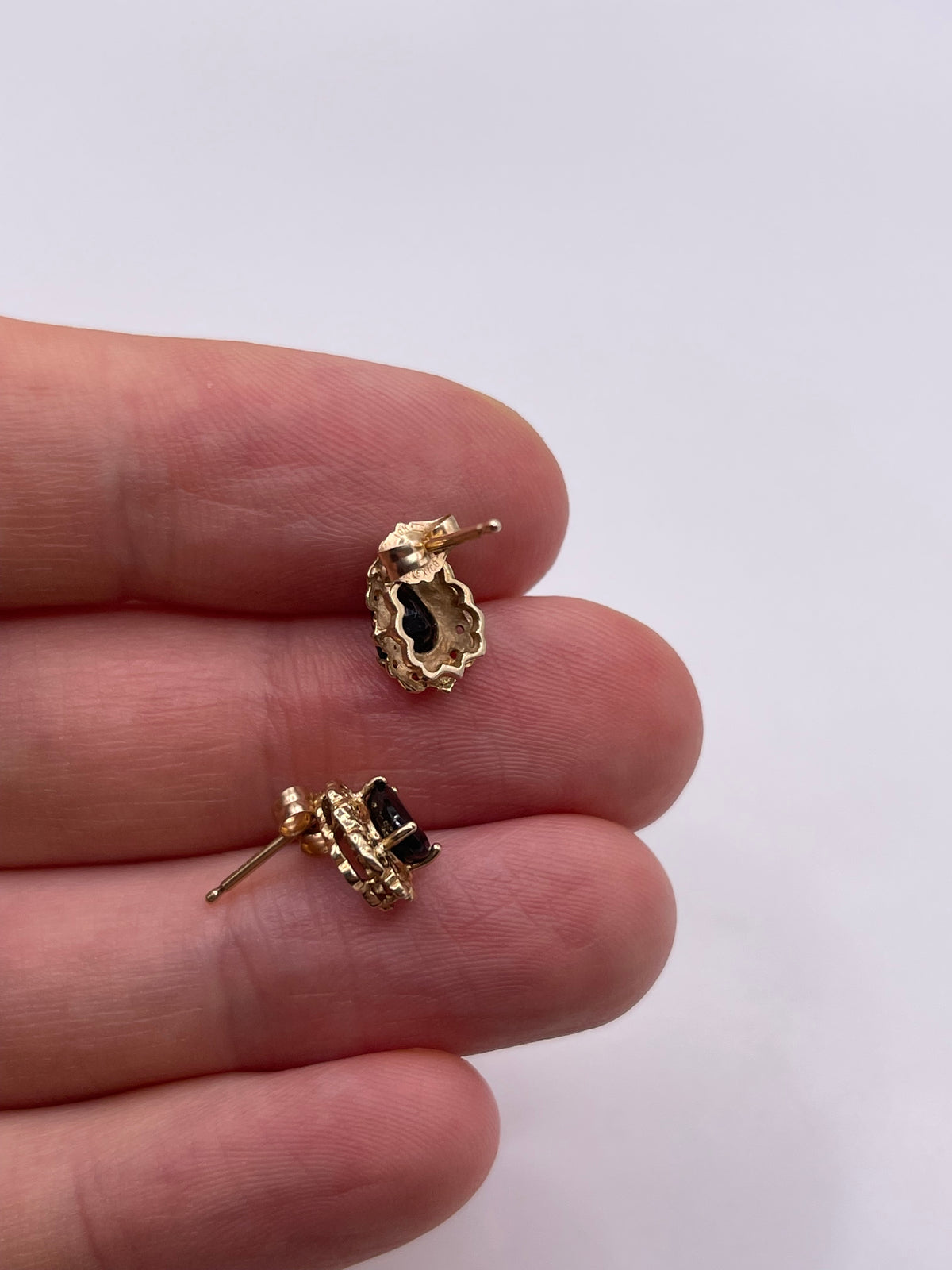 9ct gold sapphire earrings