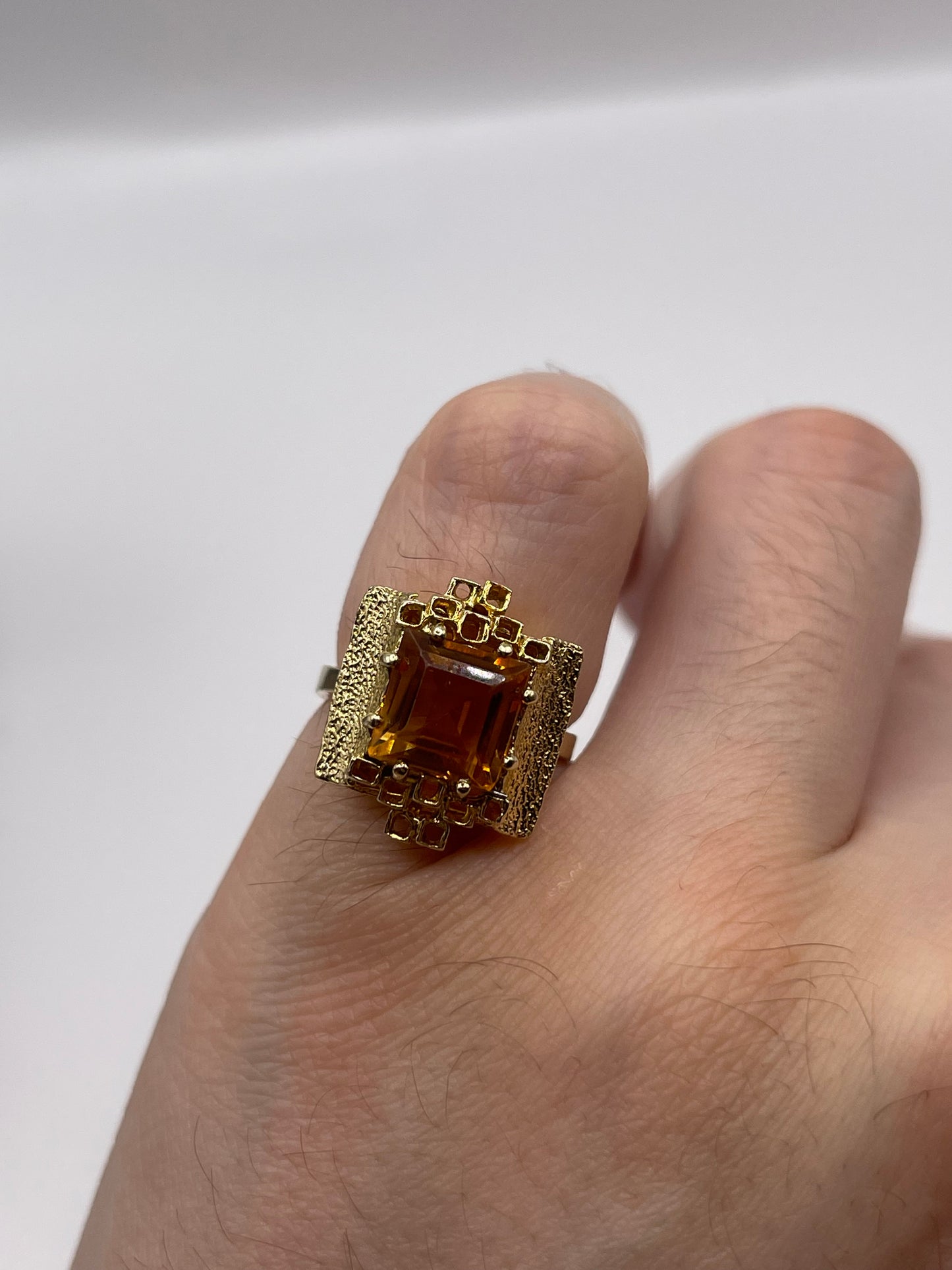 9ct gold citrine ring