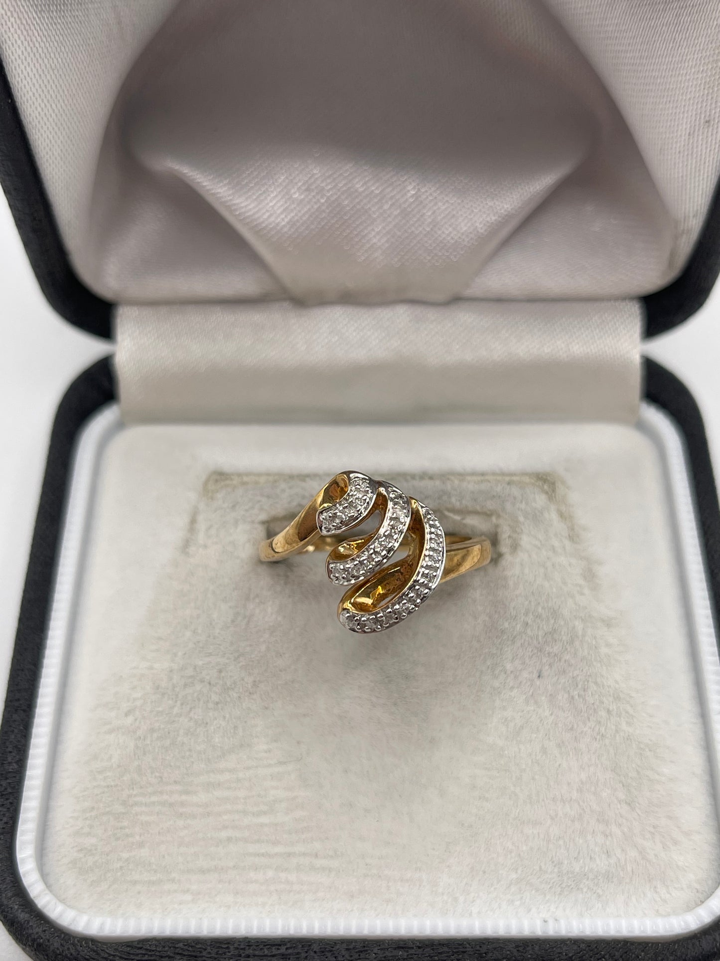 9ct gold diamond spiral ring