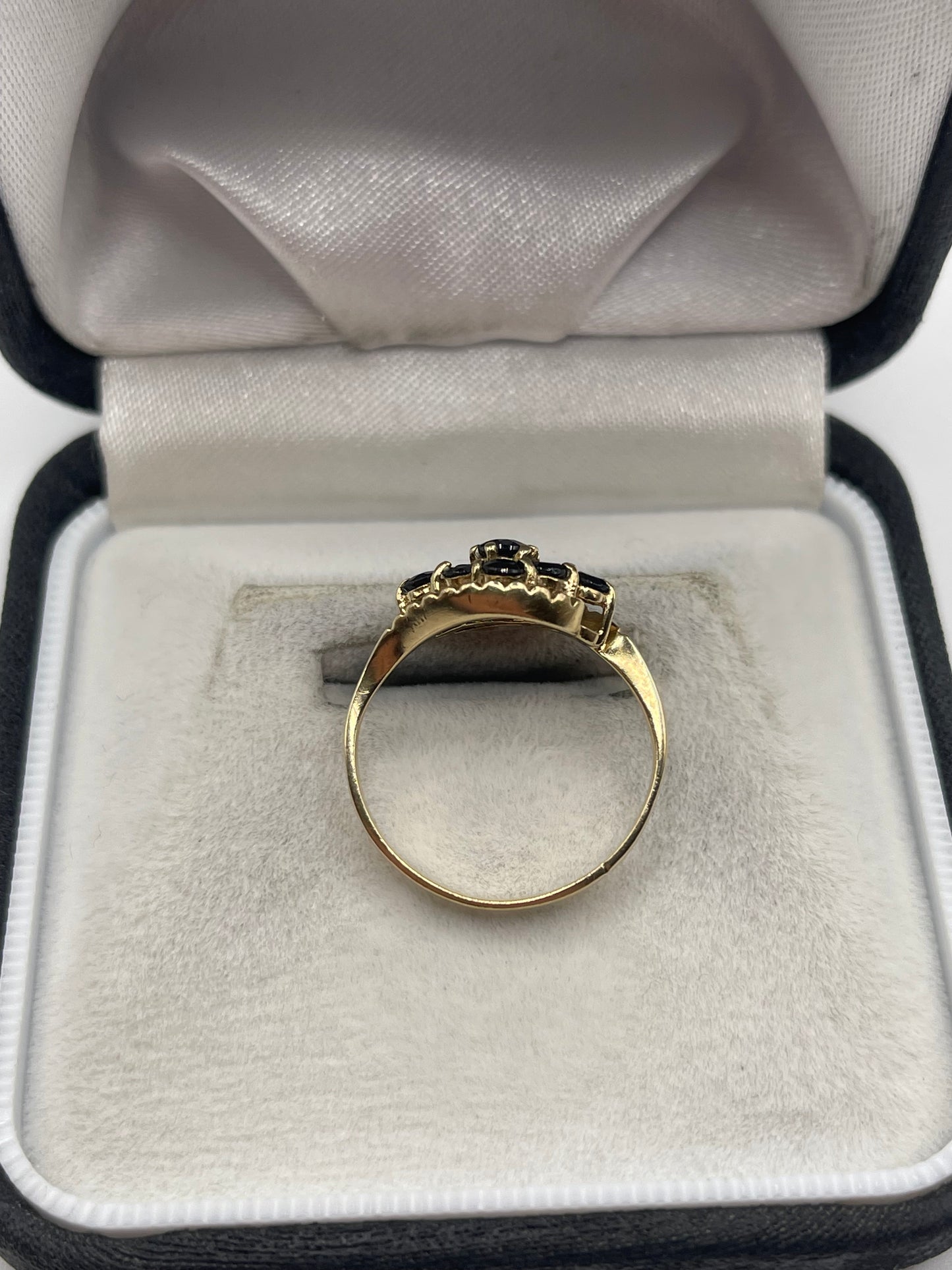 9ct gold sapphire cluster ring