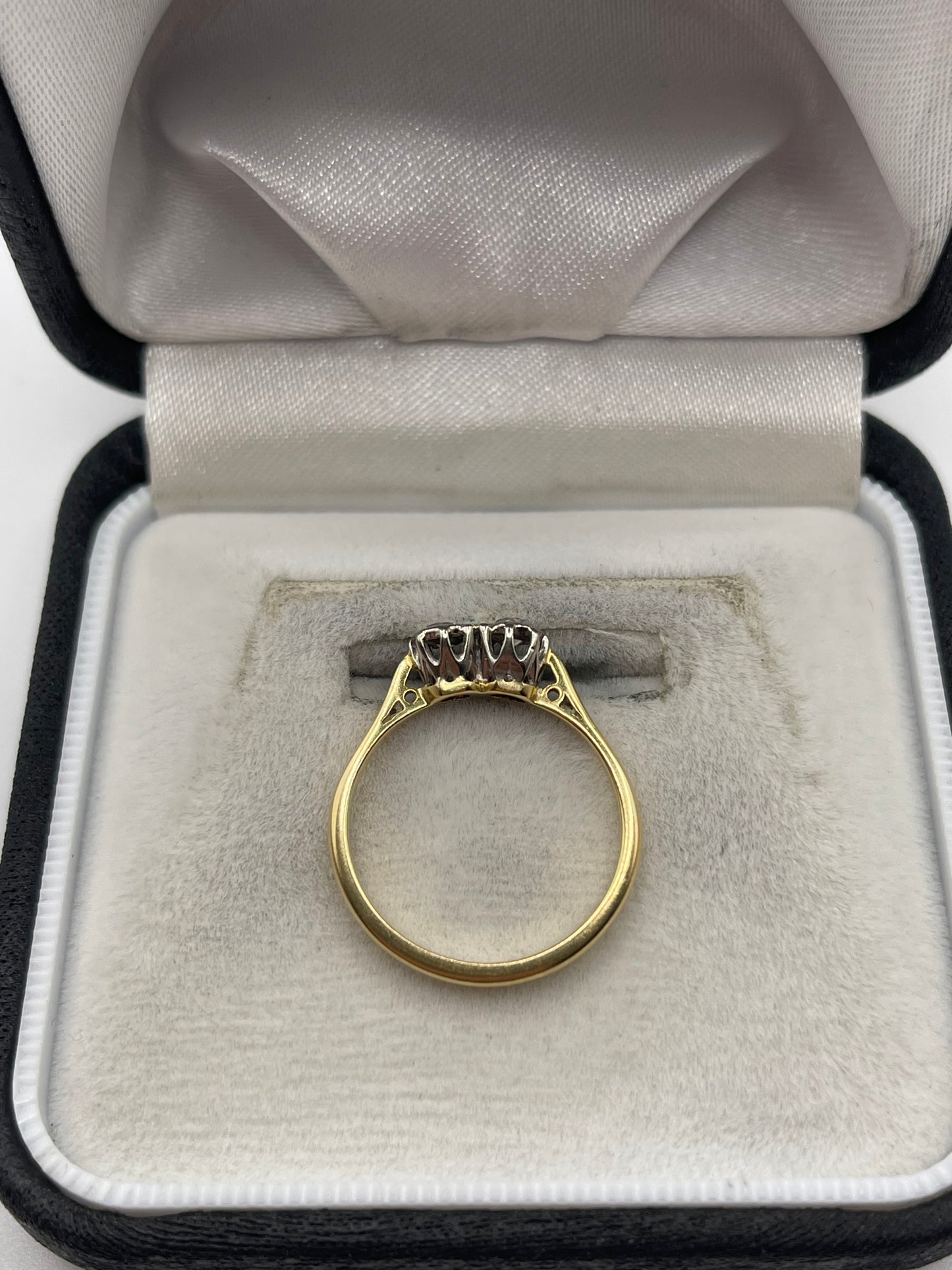18ct gold diamond ring