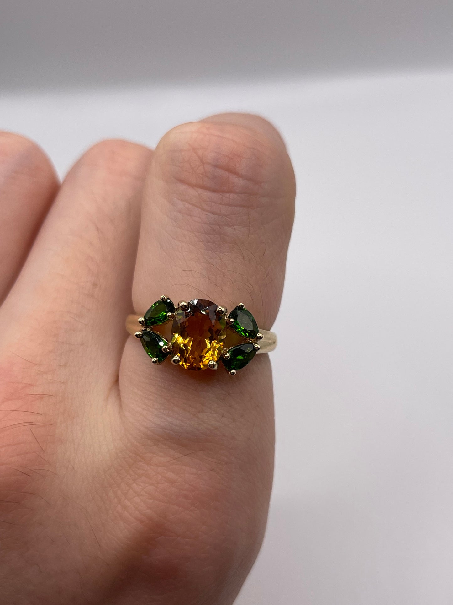 9ct gold citrine and diopside ring