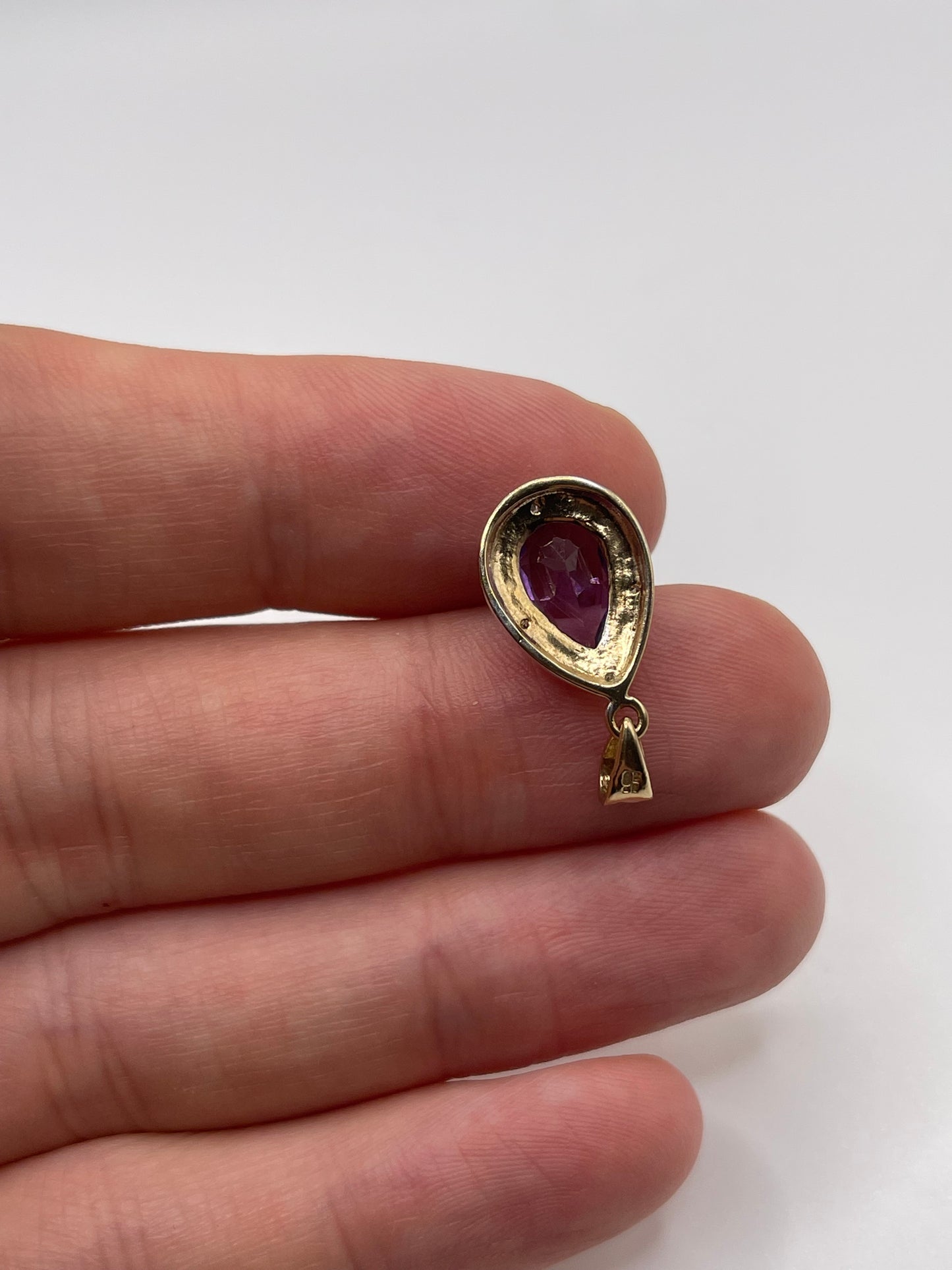 9ct gold amethyst and diamond pendant