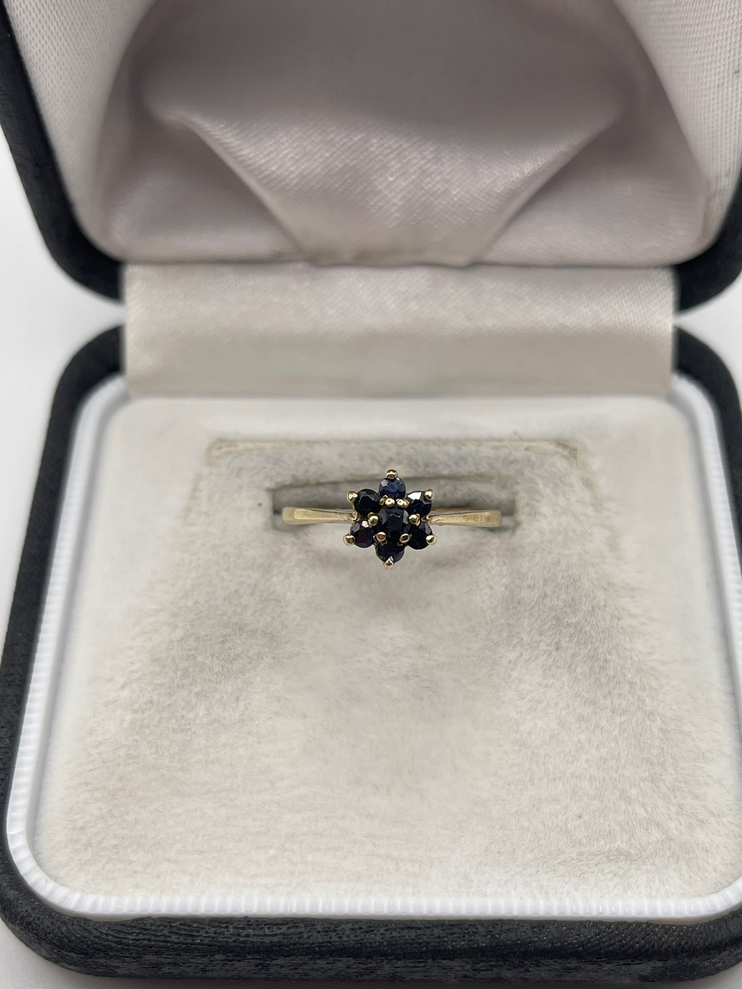 9ct gold sapphire cluster ring