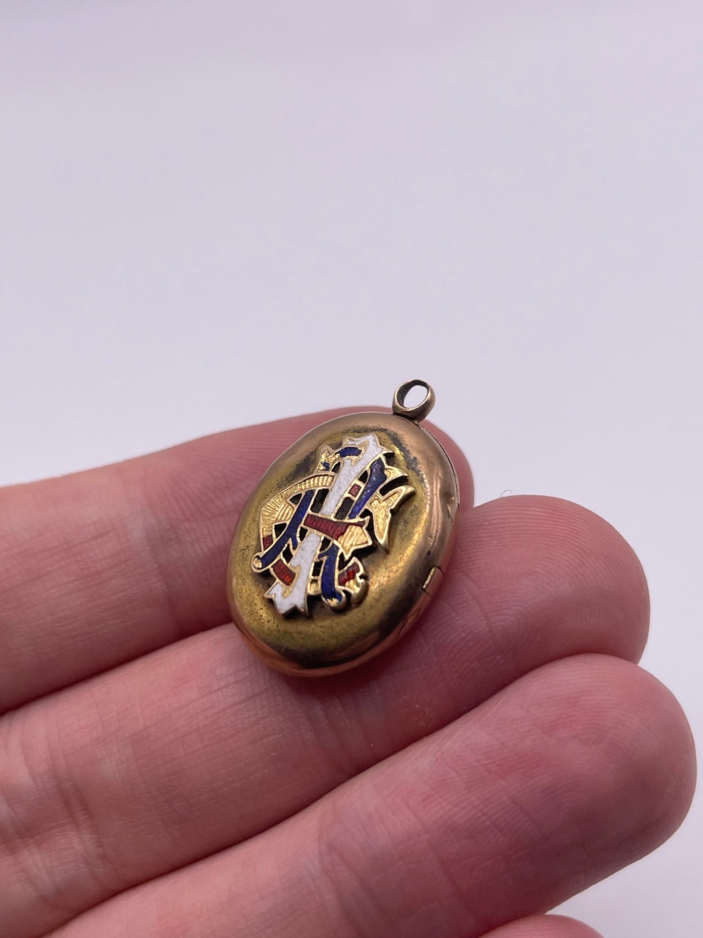 Antique 15ct gold enamelled locket
