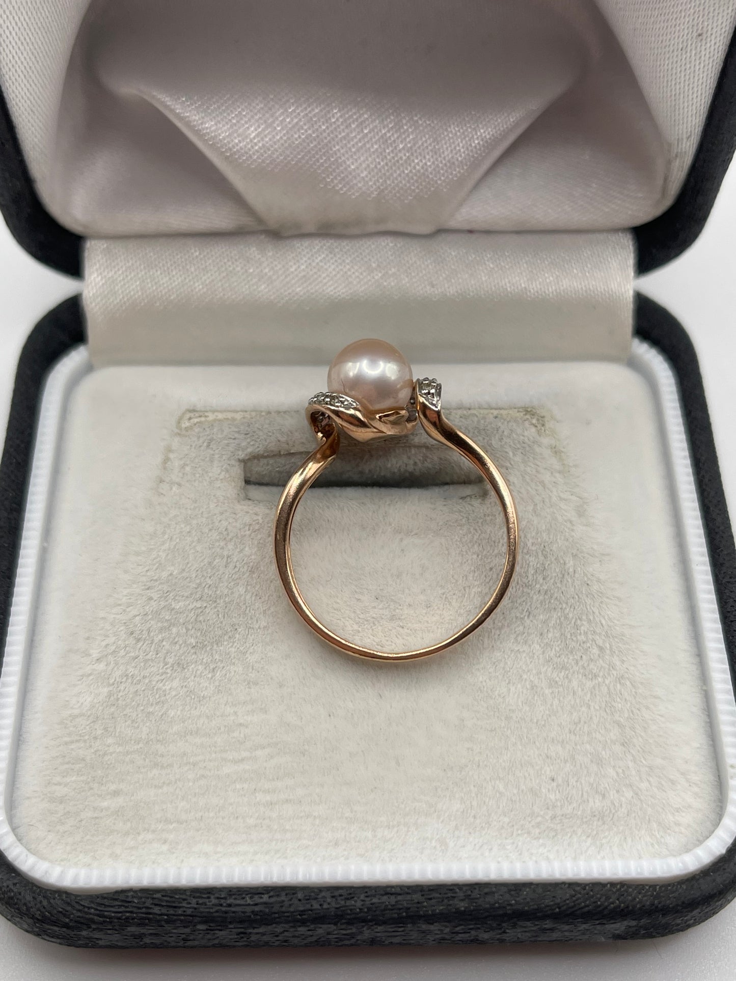 9ct rose gold pearl and diamond ring