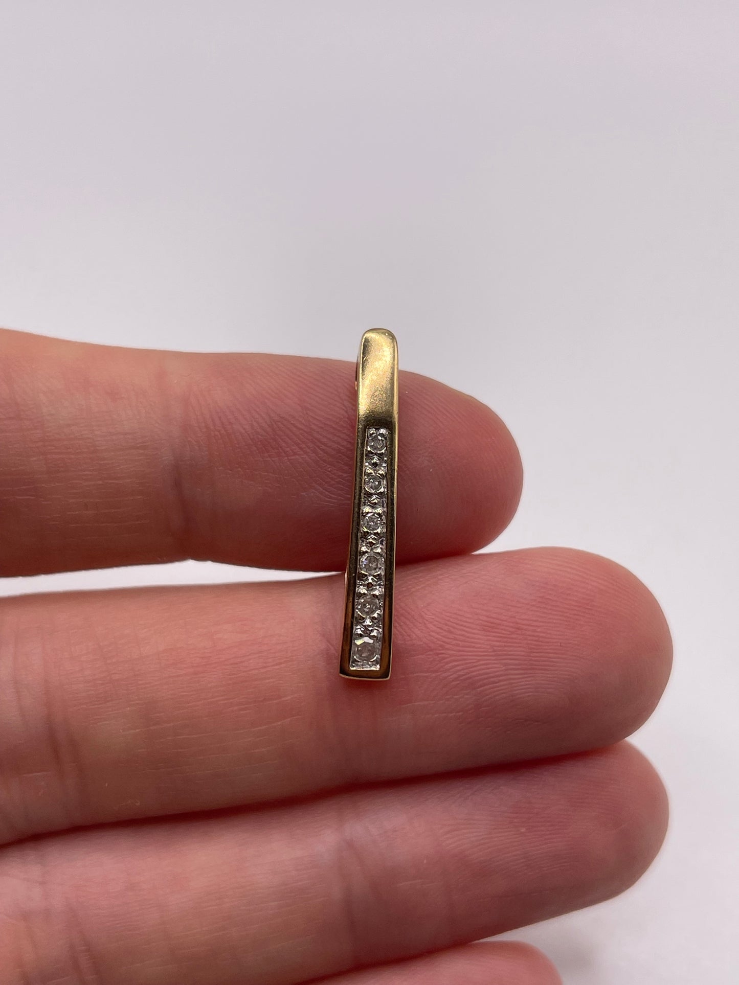 9ct gold diamond pendant