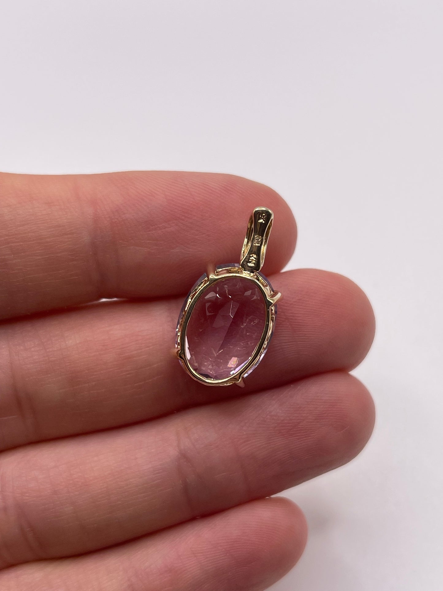 9ct gold amethyst pendant