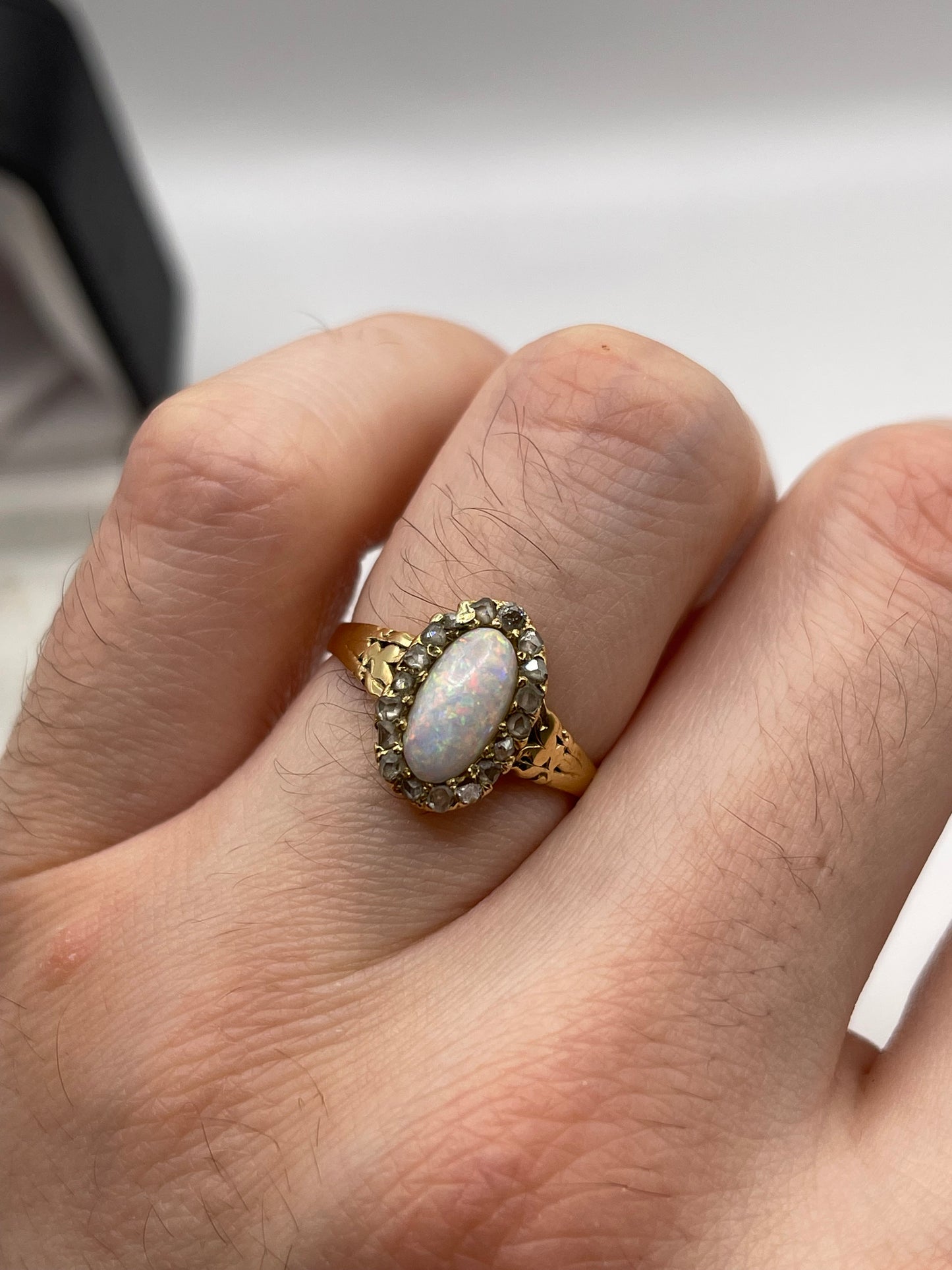 18ct gold opal and diamond ring