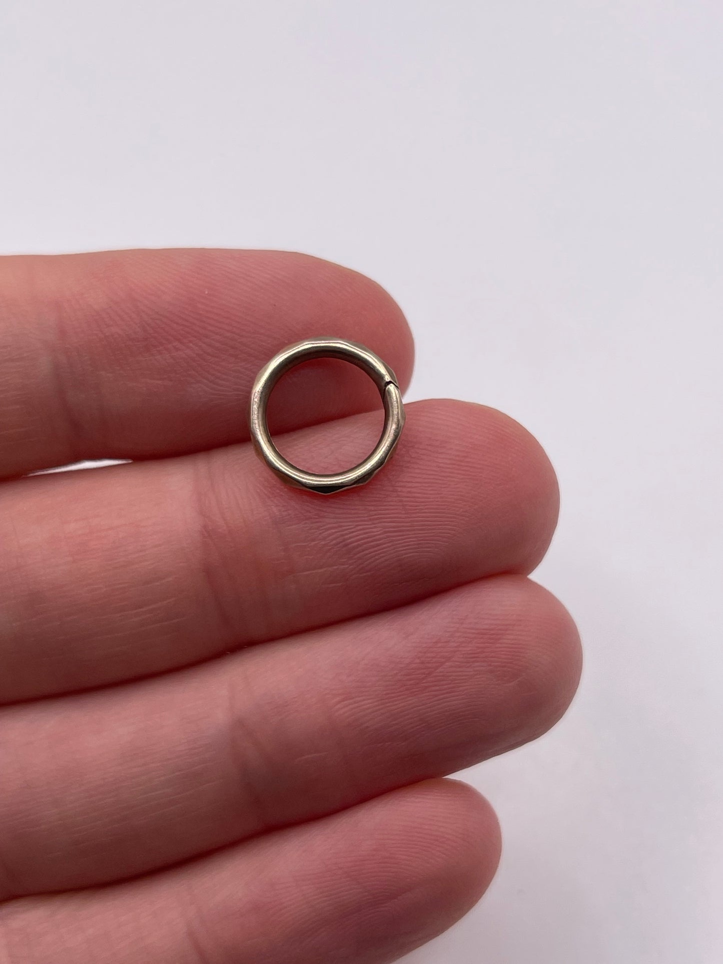 Antique 9ct rose gold split ring 4