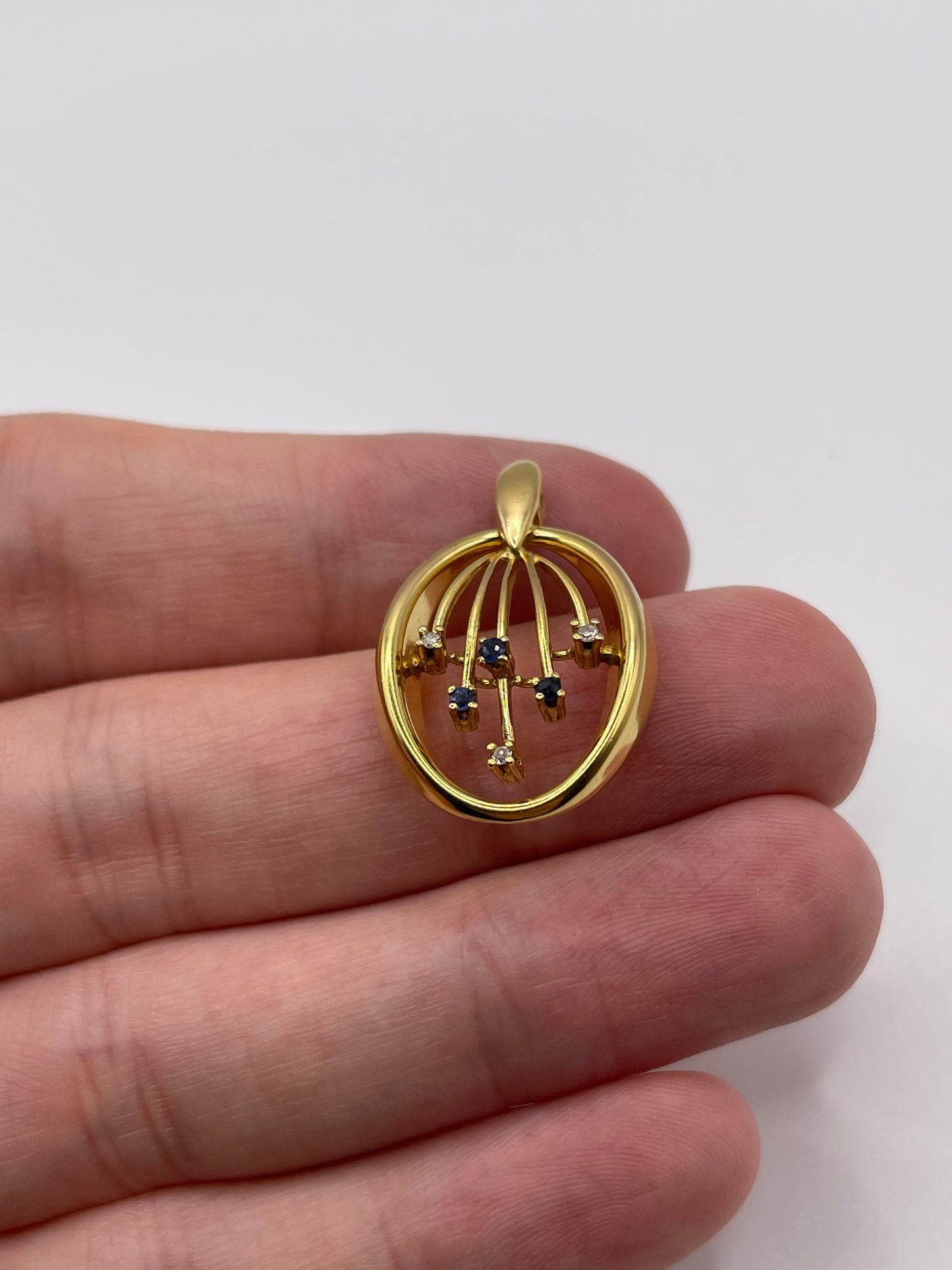 9ct gold sapphire and diamond pendant