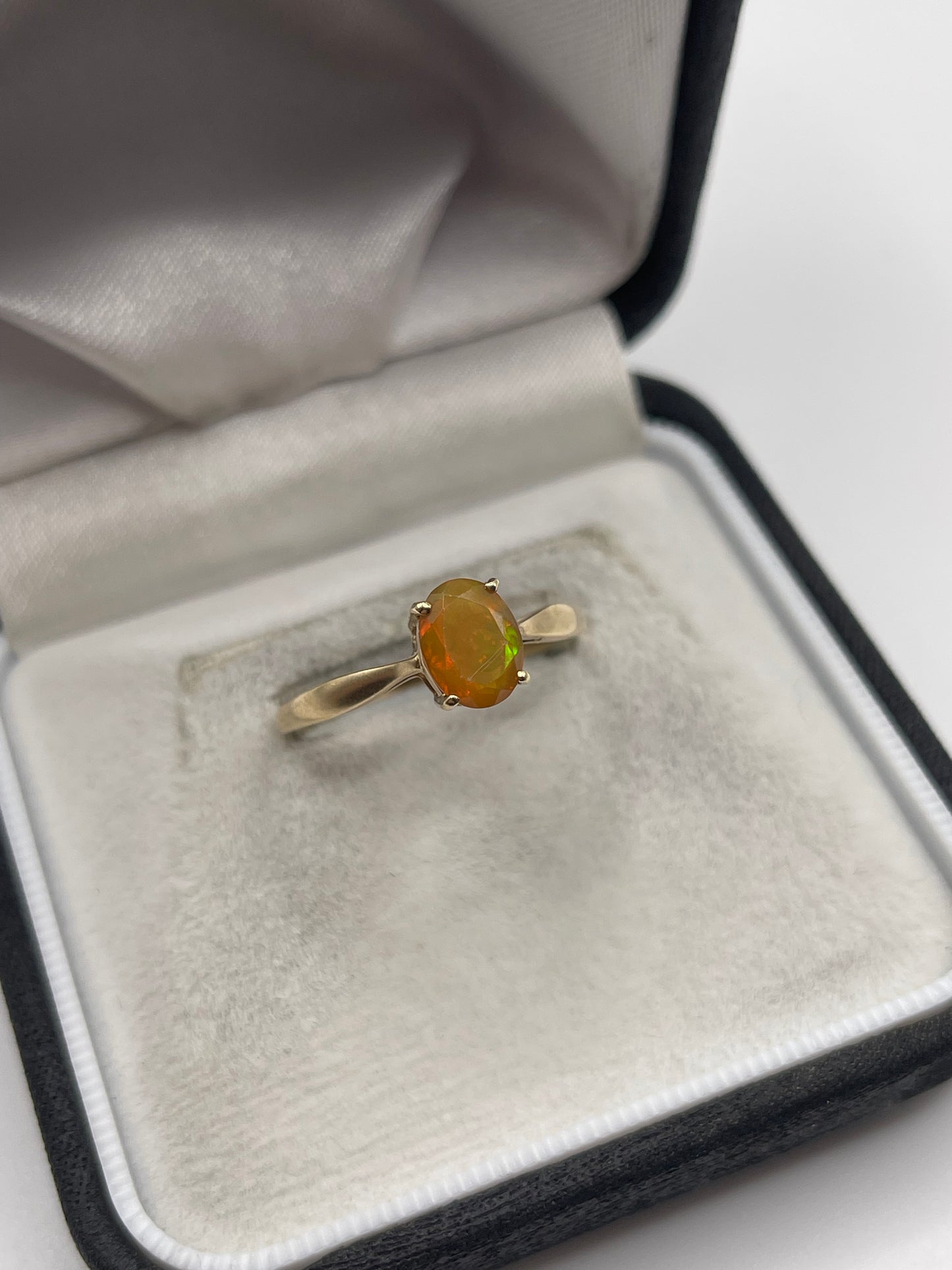 9ct gold opal ring