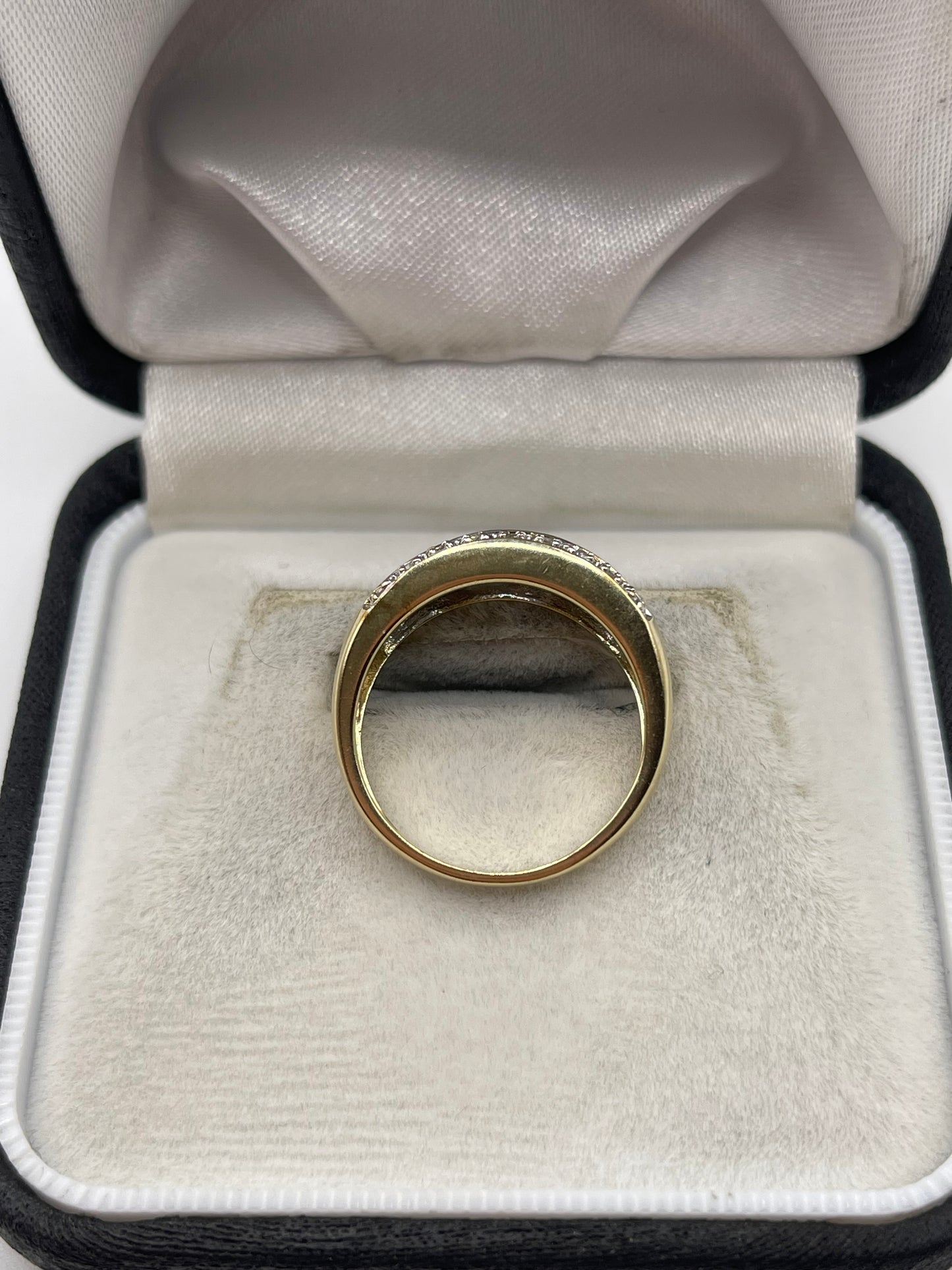 9ct gold aquamarine and diamond ring
