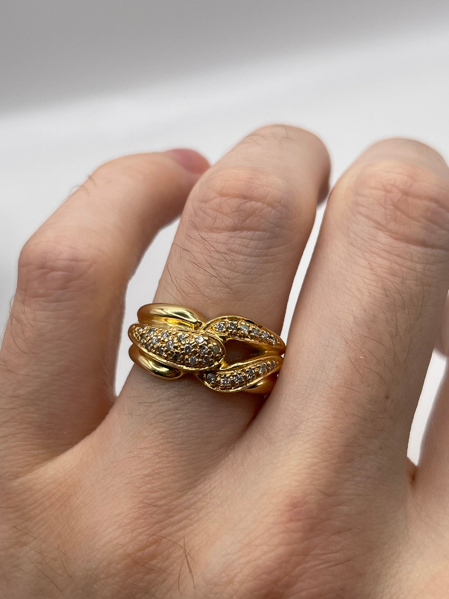 Heavy 18ct gold diamond ring