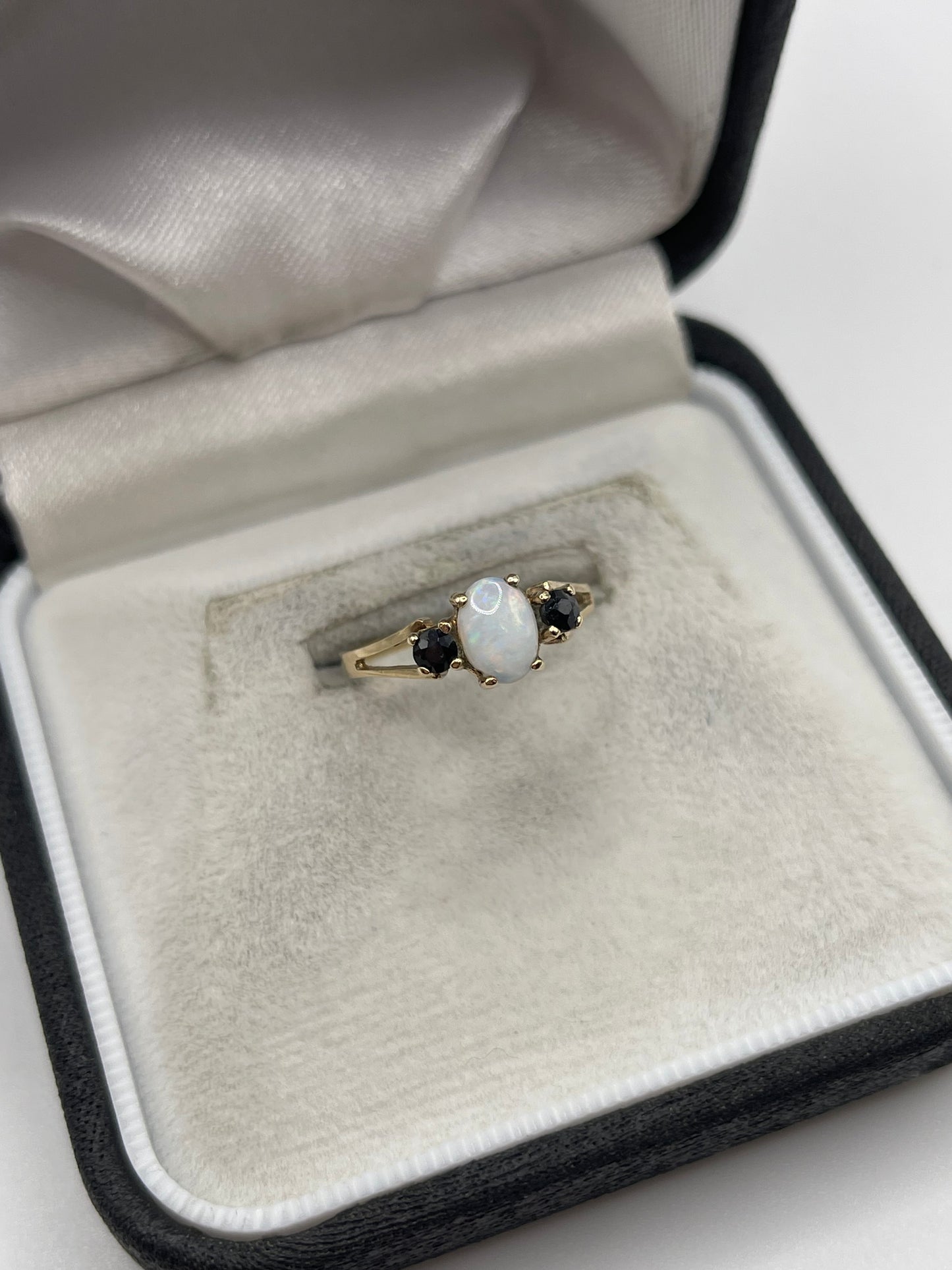 9ct gold opal and sapphire ring
