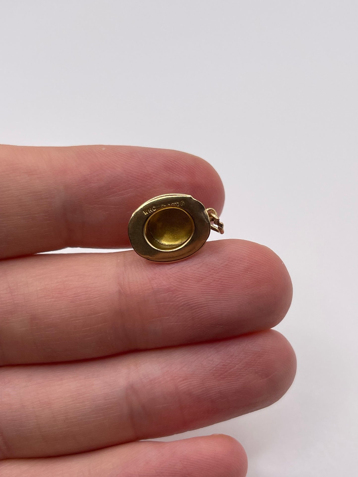 9ct gold hat charm