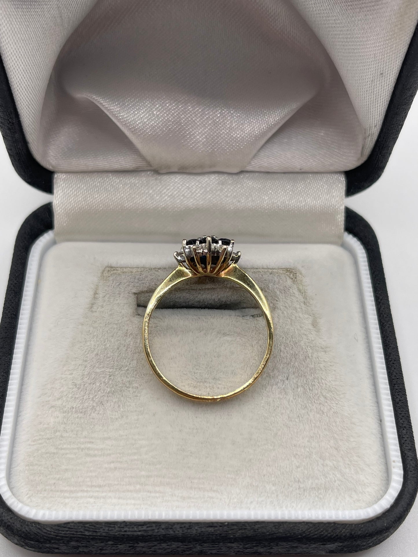 18ct gold sapphire and diamond ring
