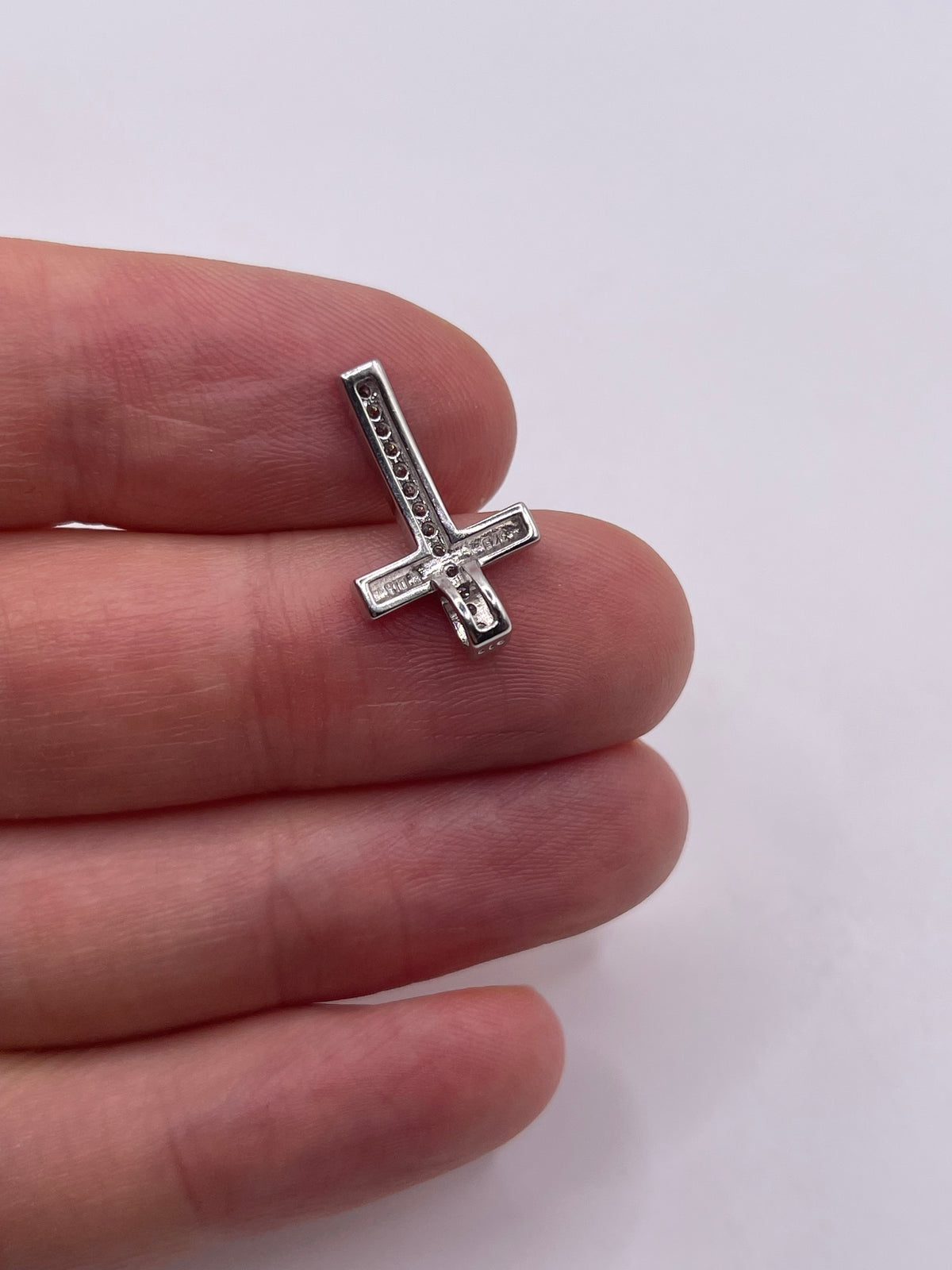 9ct white gold diamond cross pendant