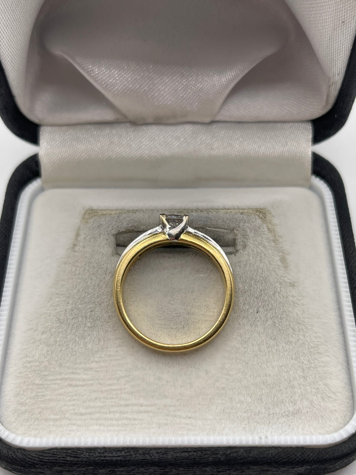 18ct two tone diamond ring