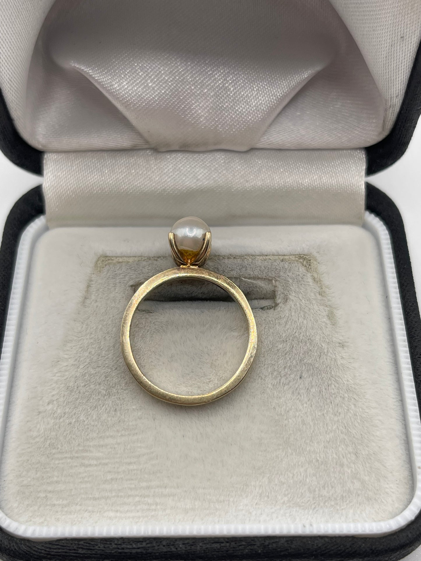 9ct gold pearl ring