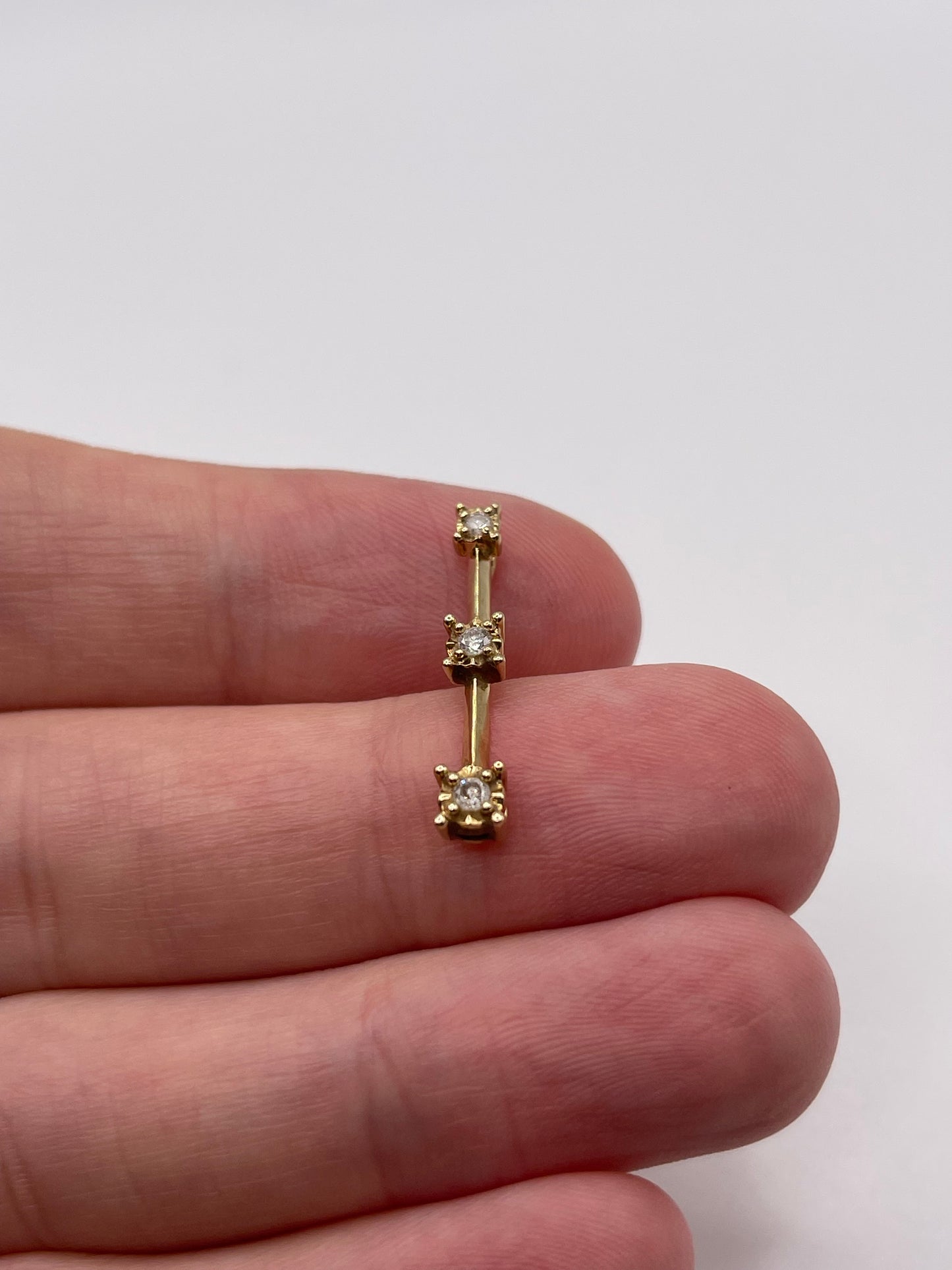 9ct gold diamond pendant