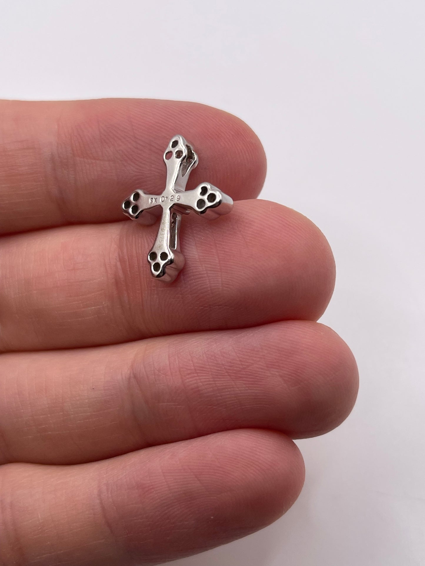 9ct white gold diamond cross pendant