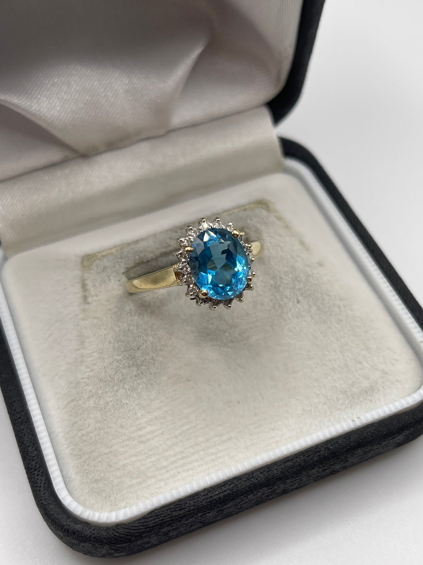 9ct gold topaz and diamond ring